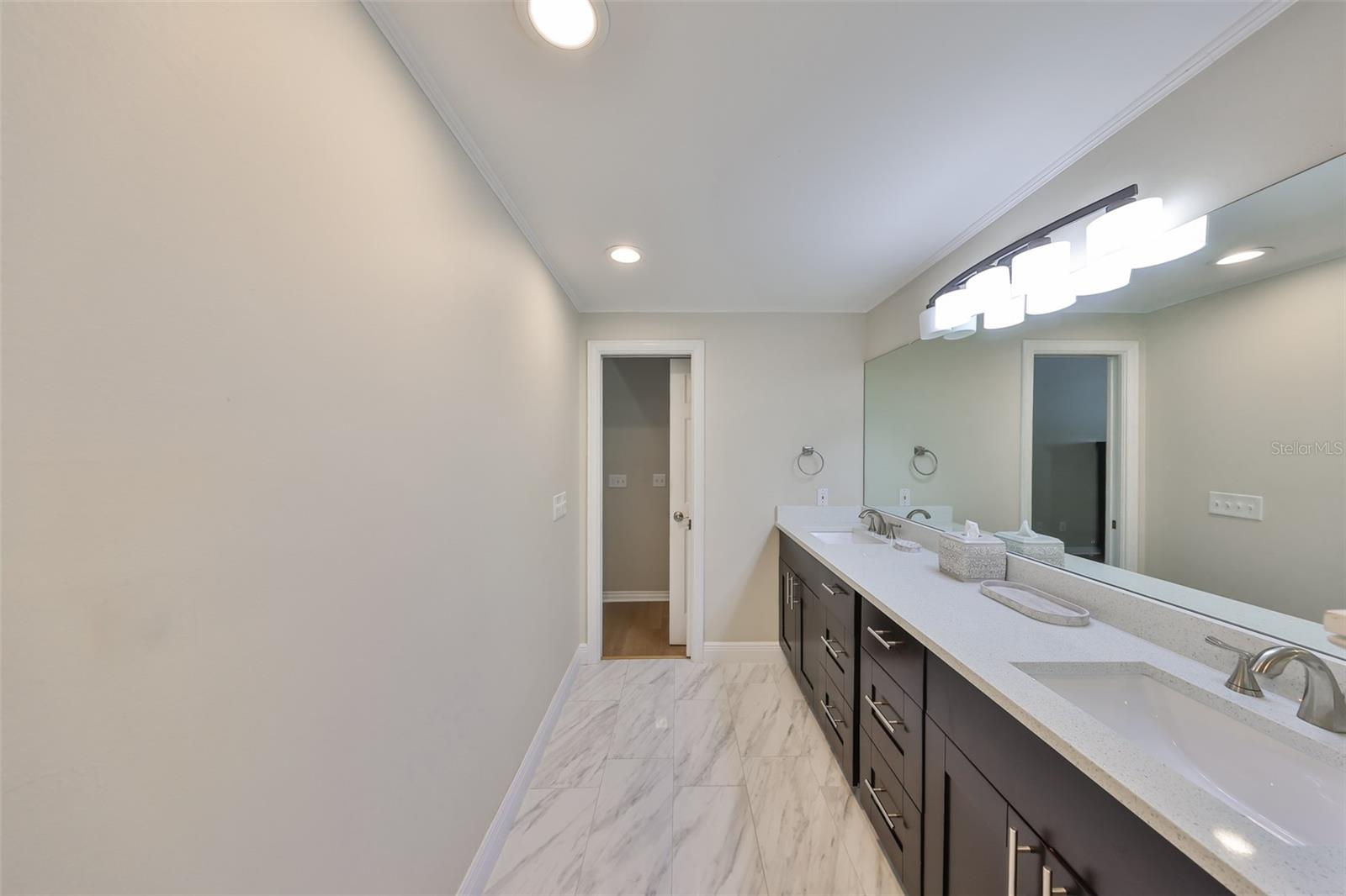 2802 OLD BAYSHORE WAY, TAMPA, FL, 33611