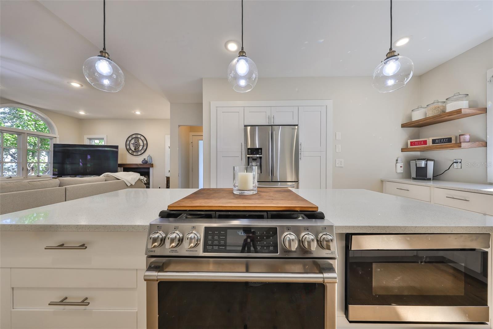 2802 OLD BAYSHORE WAY, TAMPA, FL, 33611