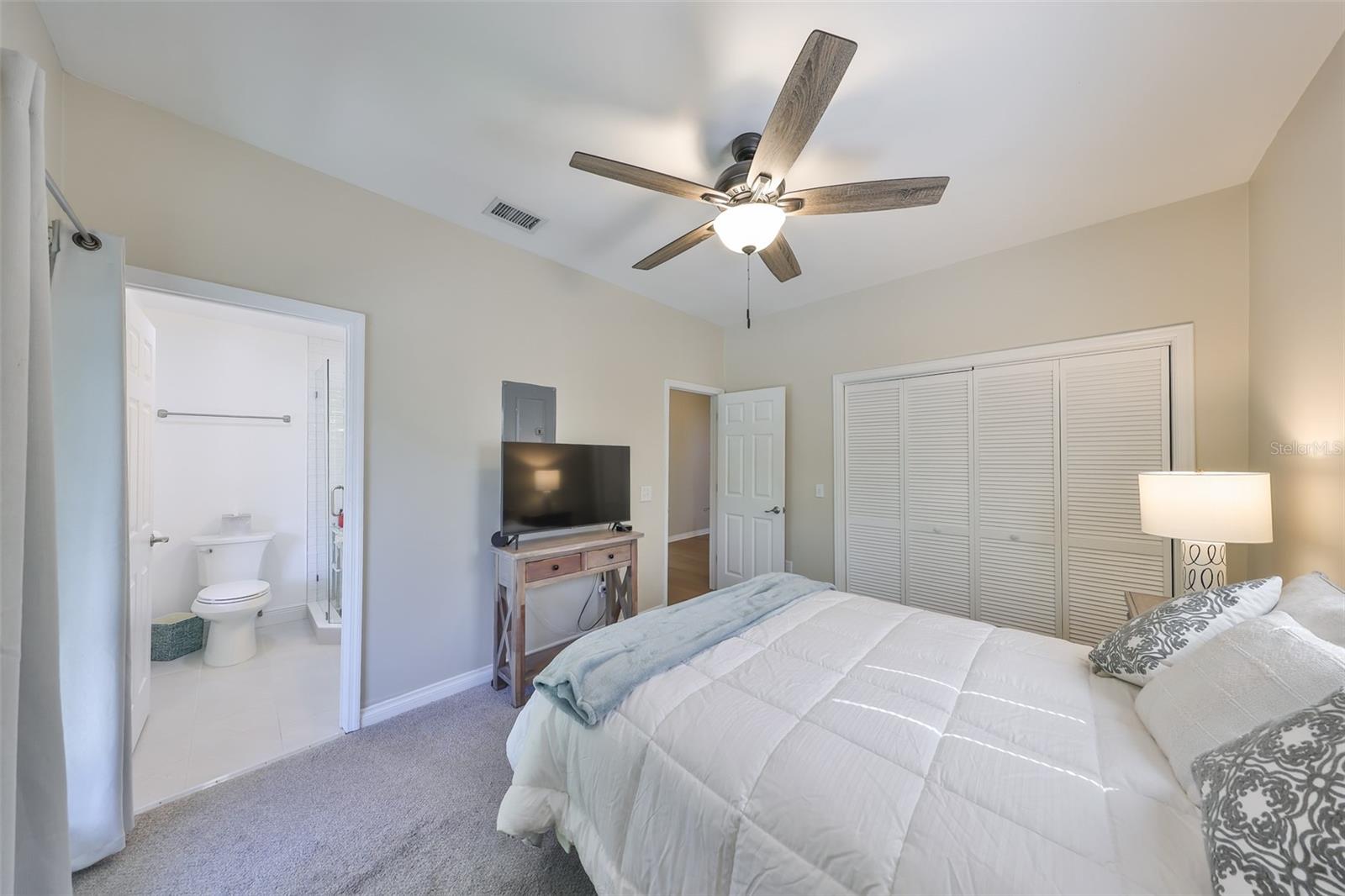 2802 OLD BAYSHORE WAY, TAMPA, FL, 33611