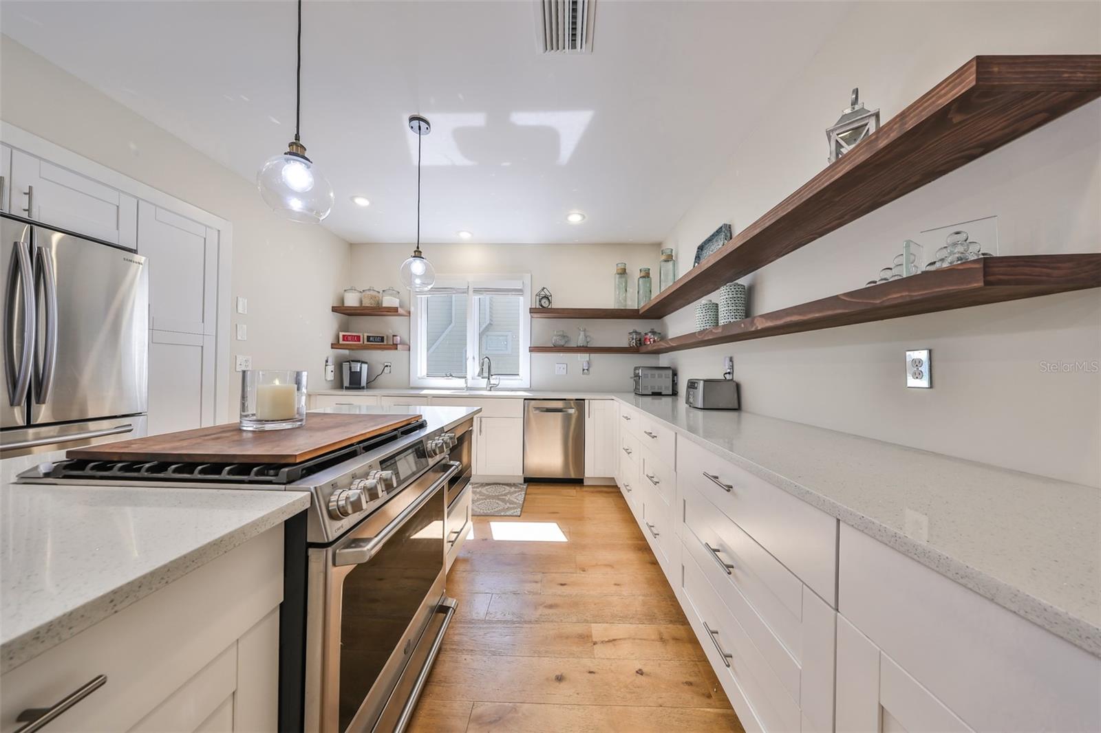 2802 OLD BAYSHORE WAY, TAMPA, FL, 33611