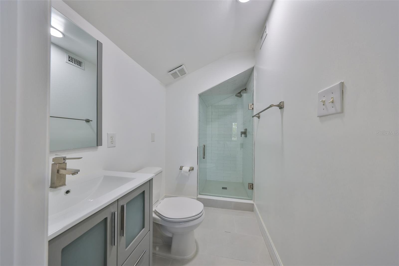 2802 OLD BAYSHORE WAY, TAMPA, FL, 33611