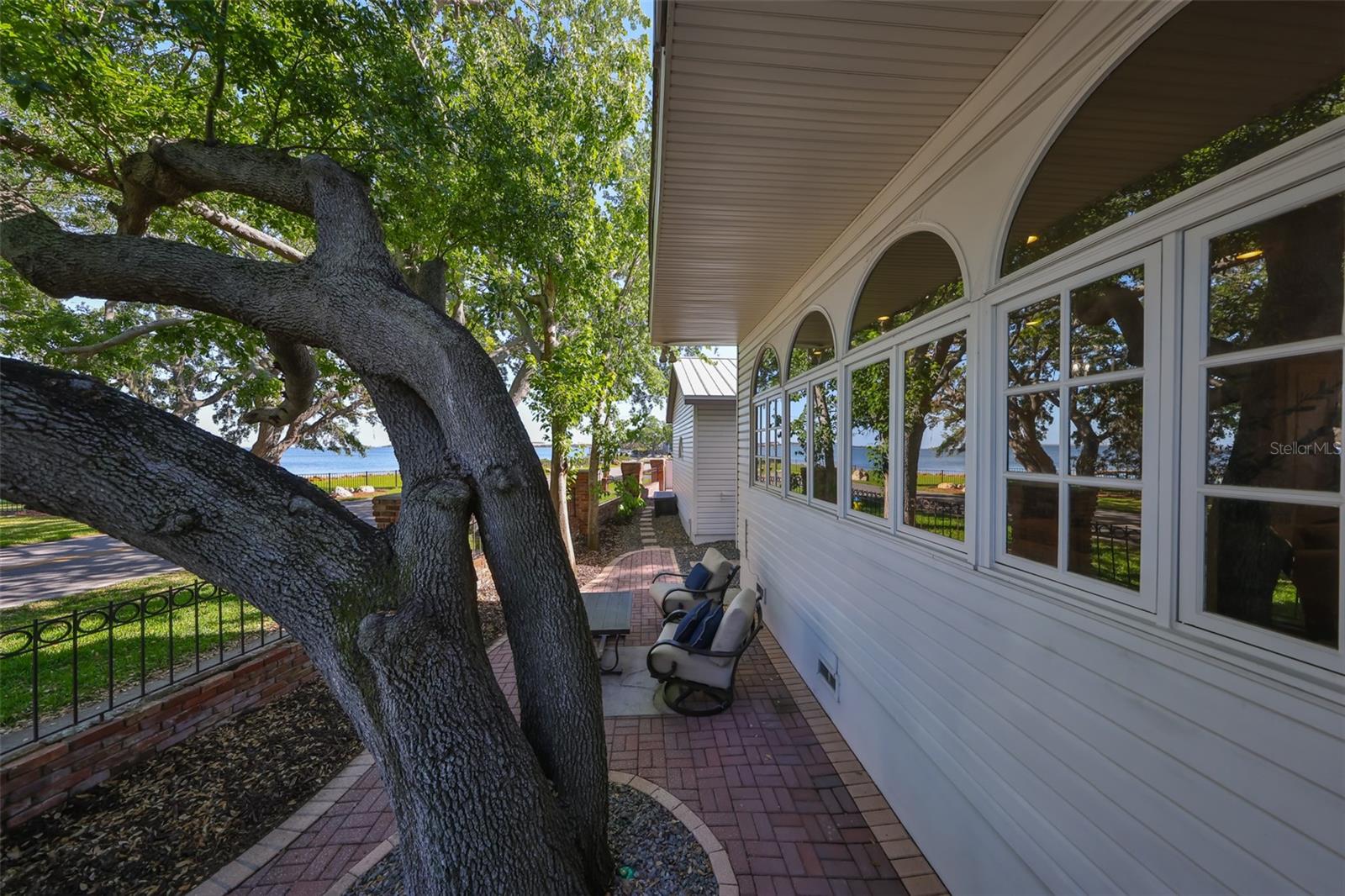 2802 OLD BAYSHORE WAY, TAMPA, FL, 33611