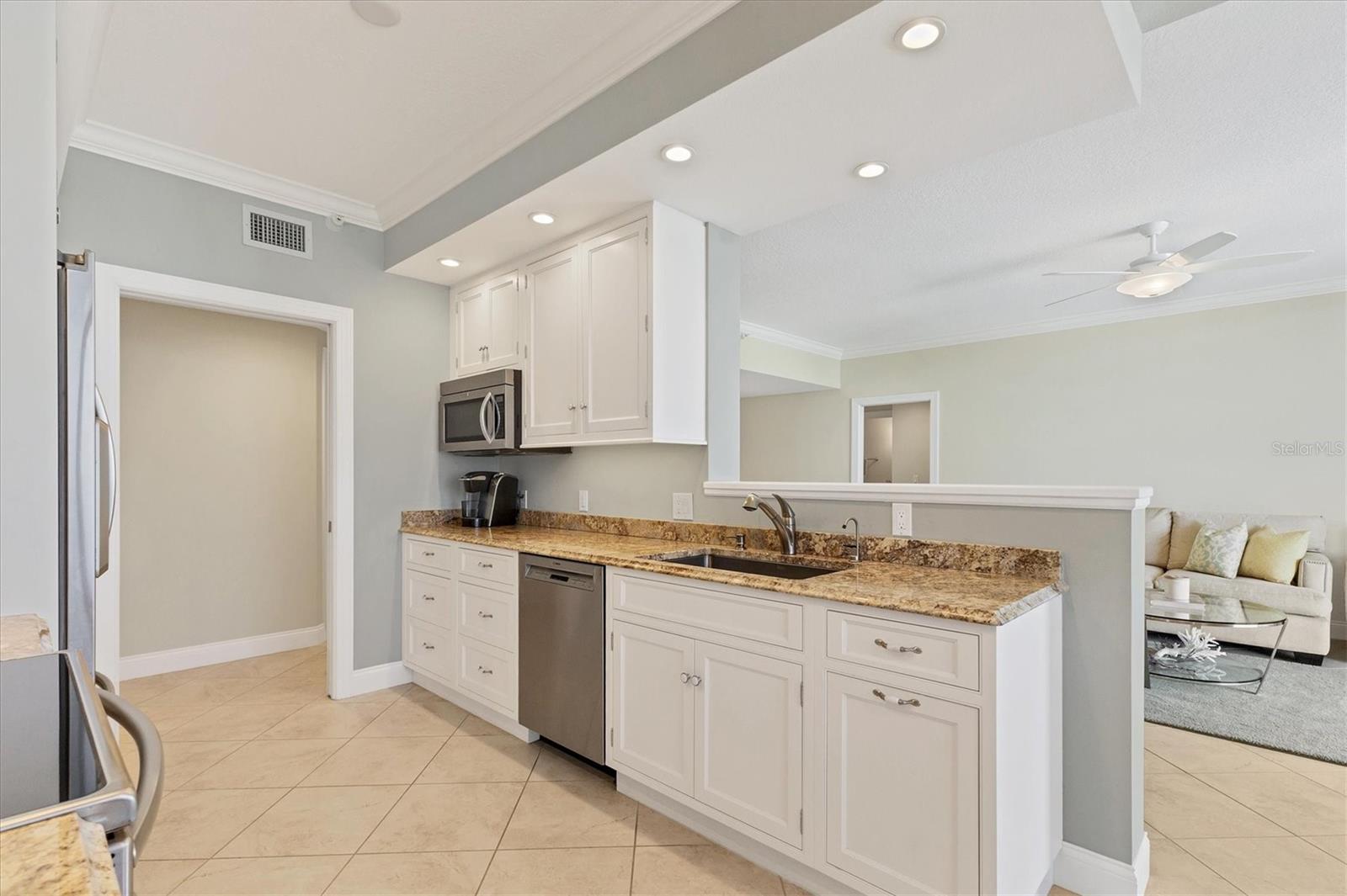 1800 BENJAMIN FRANKLIN DR #B310, SARASOTA, FL, 34236