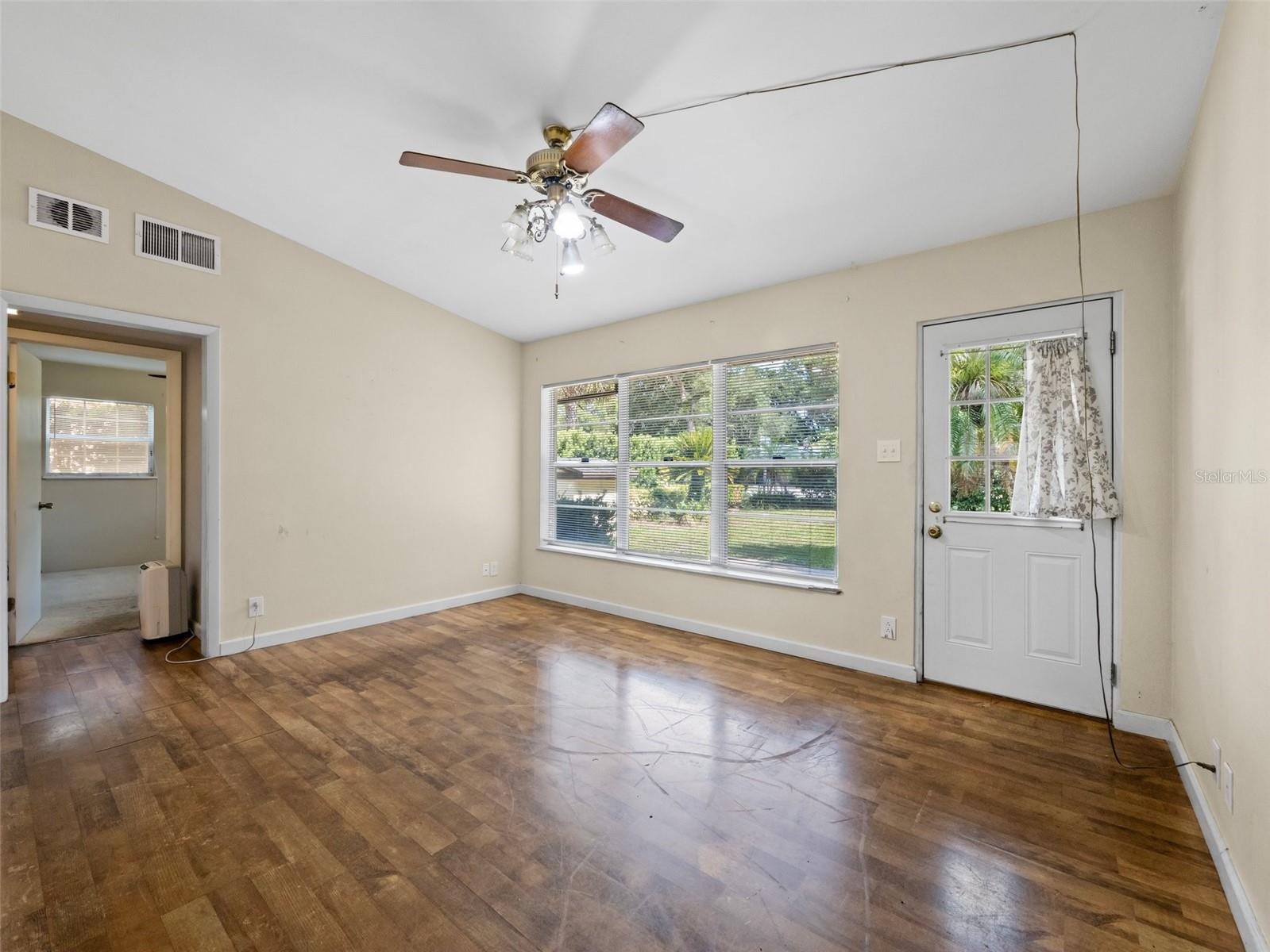 25519 COLMAR AVE, SORRENTO, FL, 32776