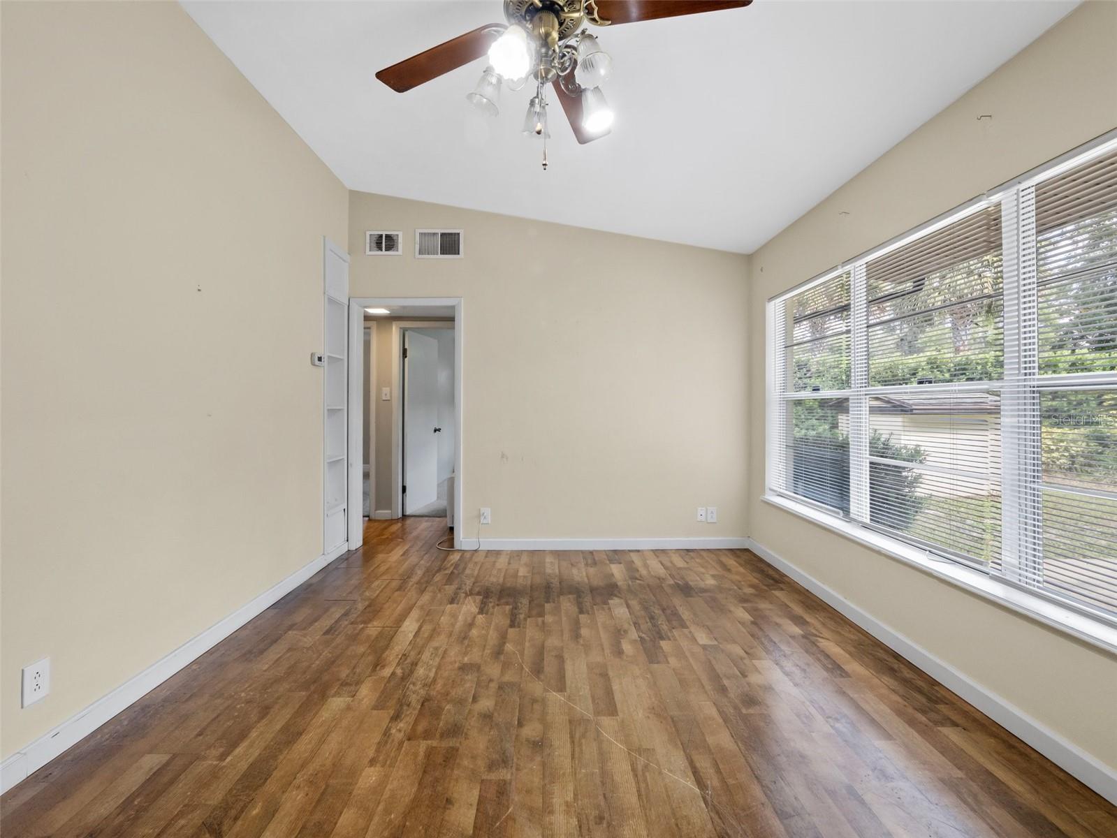 25519 COLMAR AVE, SORRENTO, FL, 32776