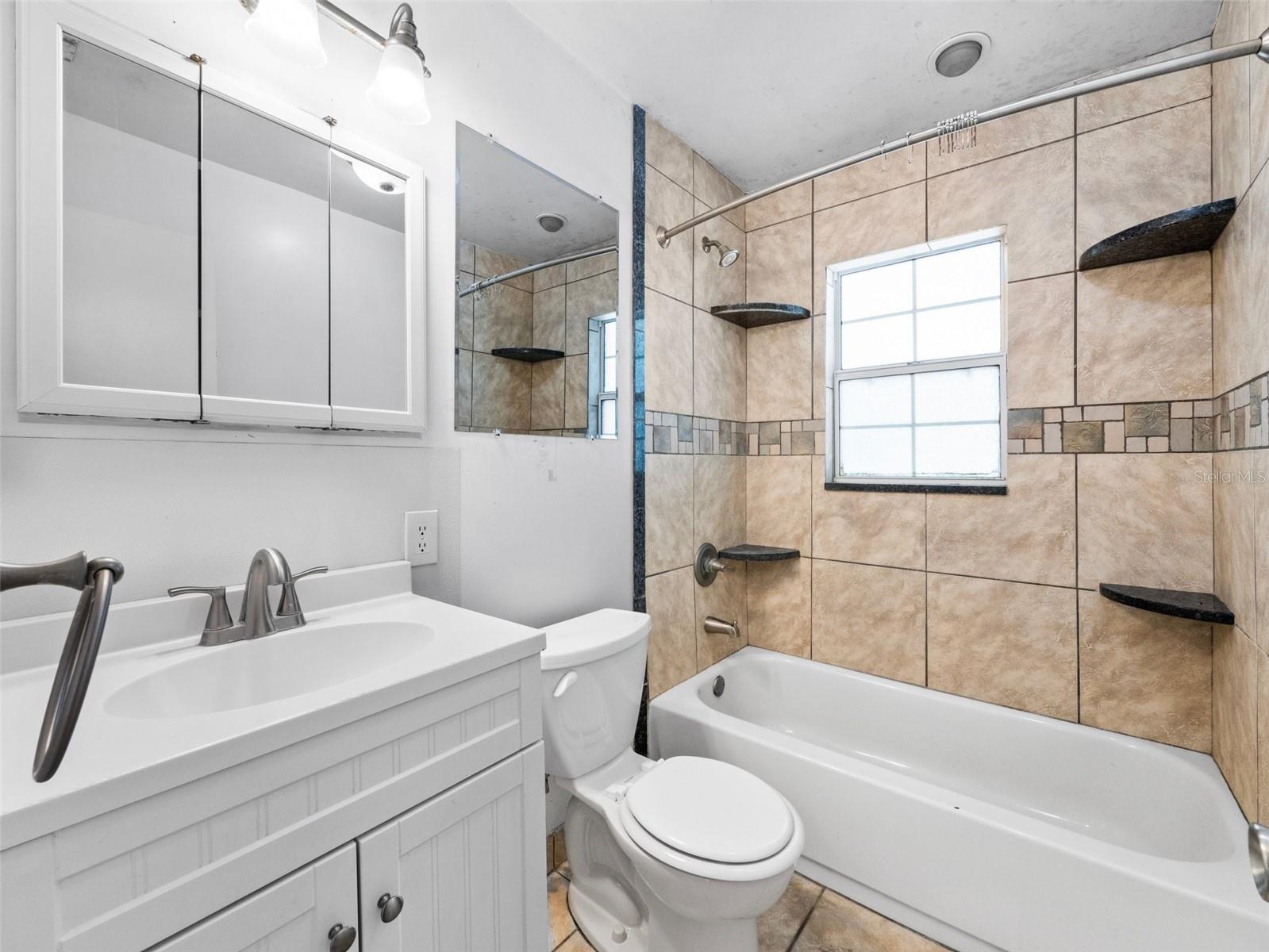 25519 COLMAR AVE, SORRENTO, FL, 32776