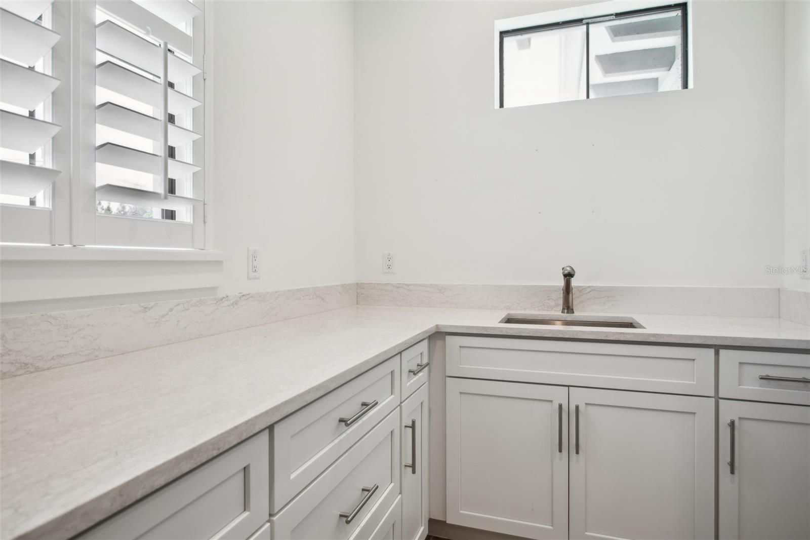 5009 W LONGFELLOW AVE, TAMPA, FL, 33629