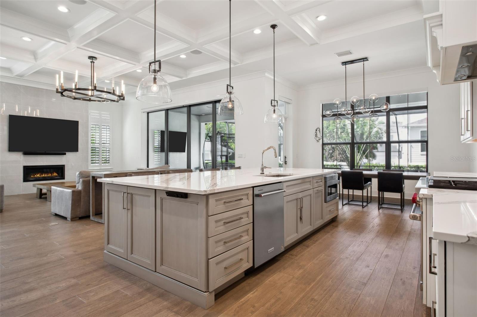 5009 W LONGFELLOW AVE, TAMPA, FL, 33629