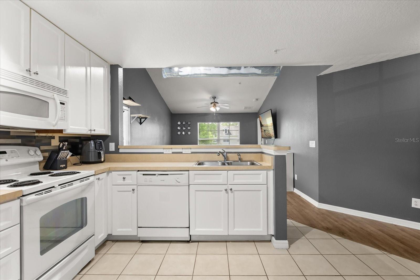 10154 REGENT SQUARE DR #201, ORLANDO, FL, 32825