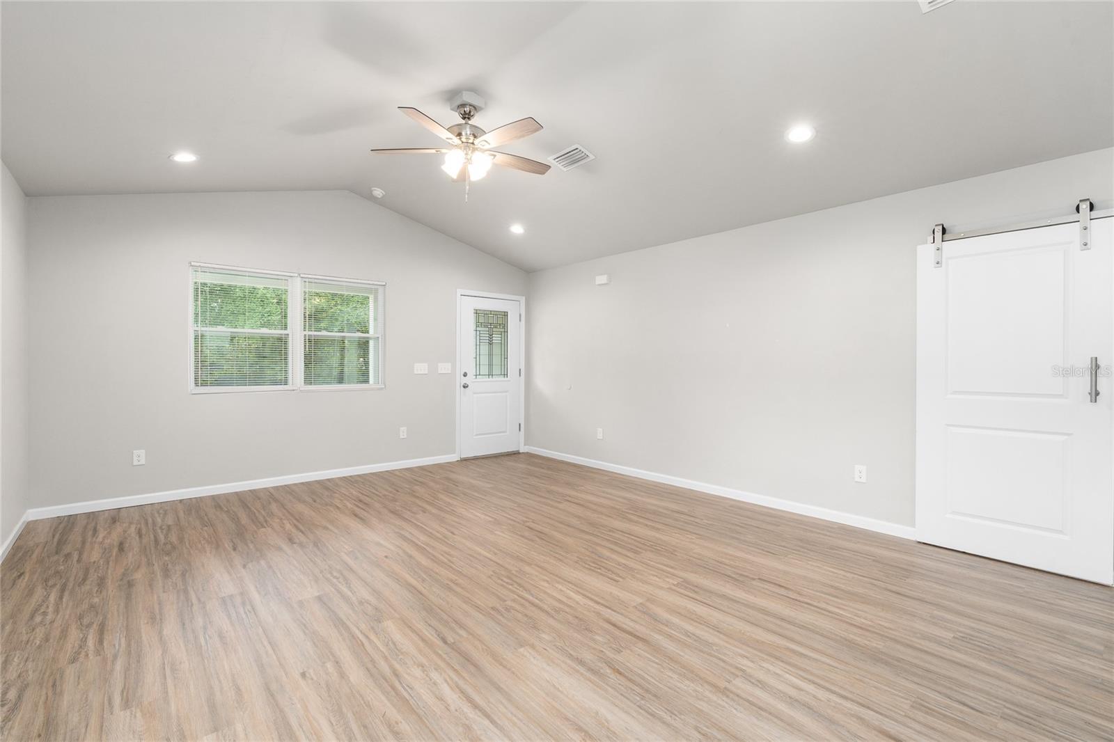 23215 RAILROAD AVE, HIGH SPRINGS, FL, 32643