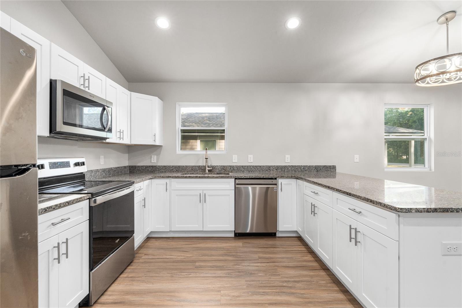 23215 RAILROAD AVE, HIGH SPRINGS, FL, 32643