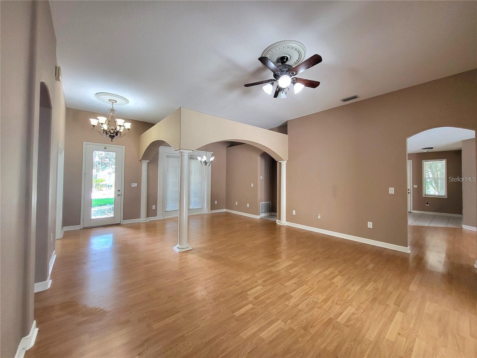 1072 CEASARS CT, MOUNT DORA, FL, 32757