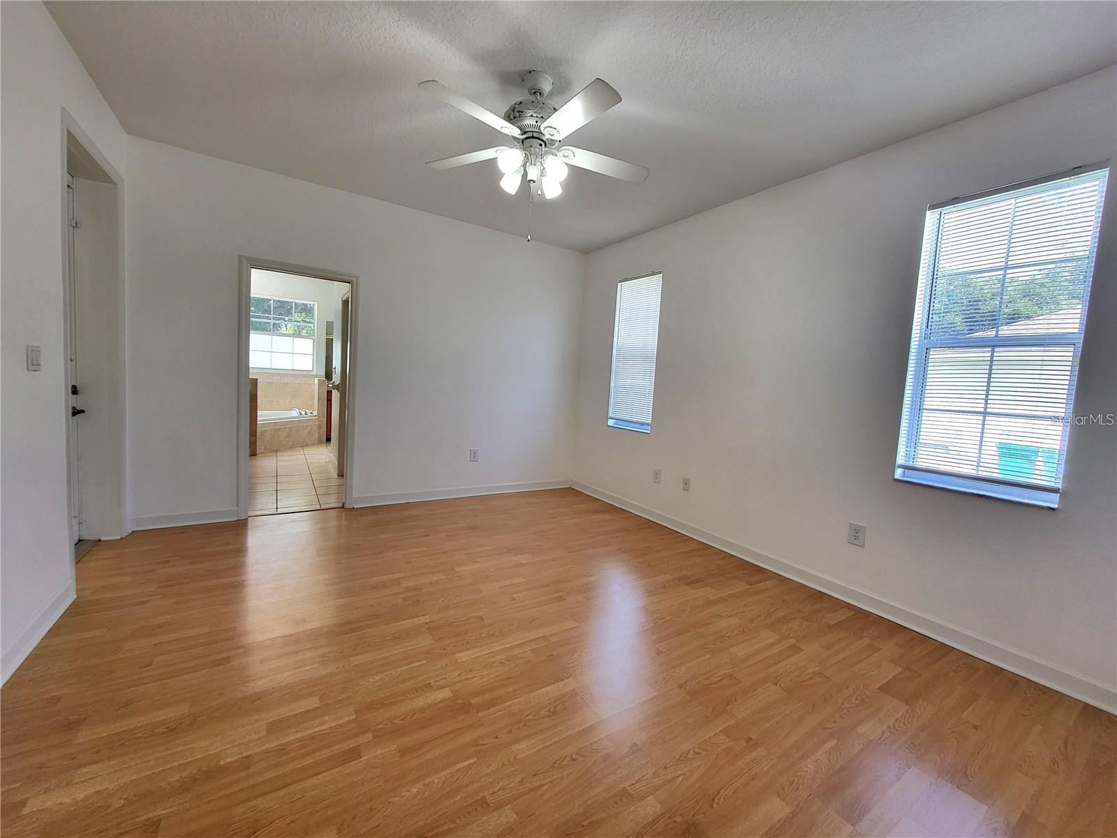 1072 CEASARS CT, MOUNT DORA, FL, 32757