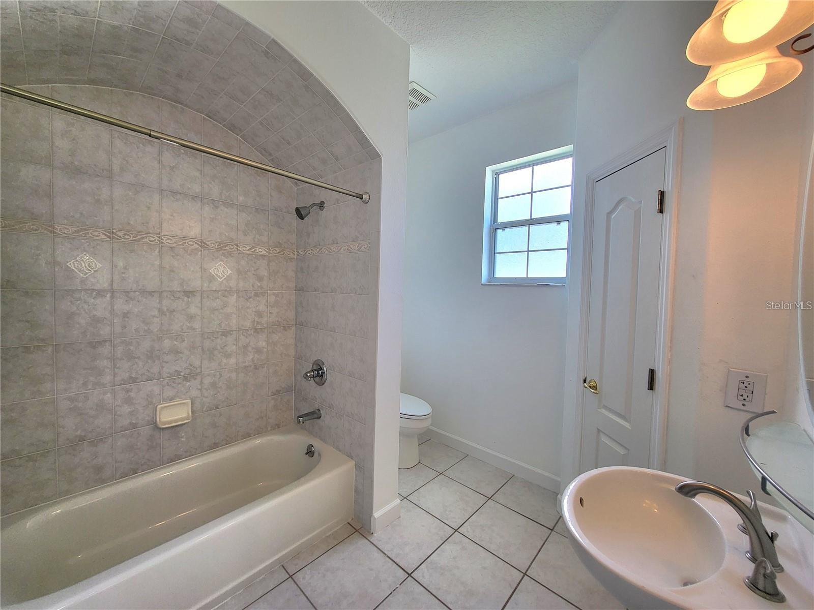 1072 CEASARS CT, MOUNT DORA, FL, 32757