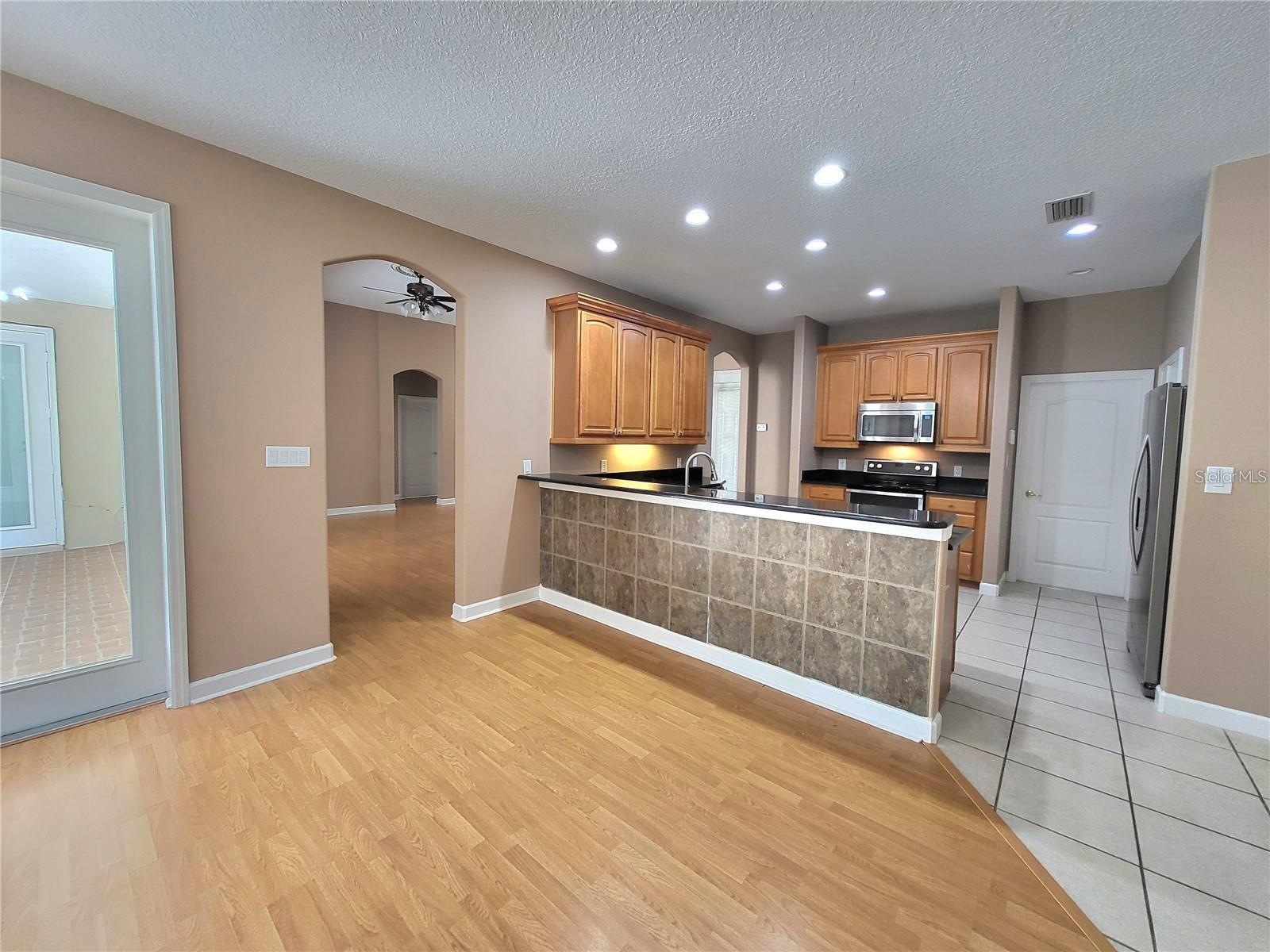 1072 CEASARS CT, MOUNT DORA, FL, 32757