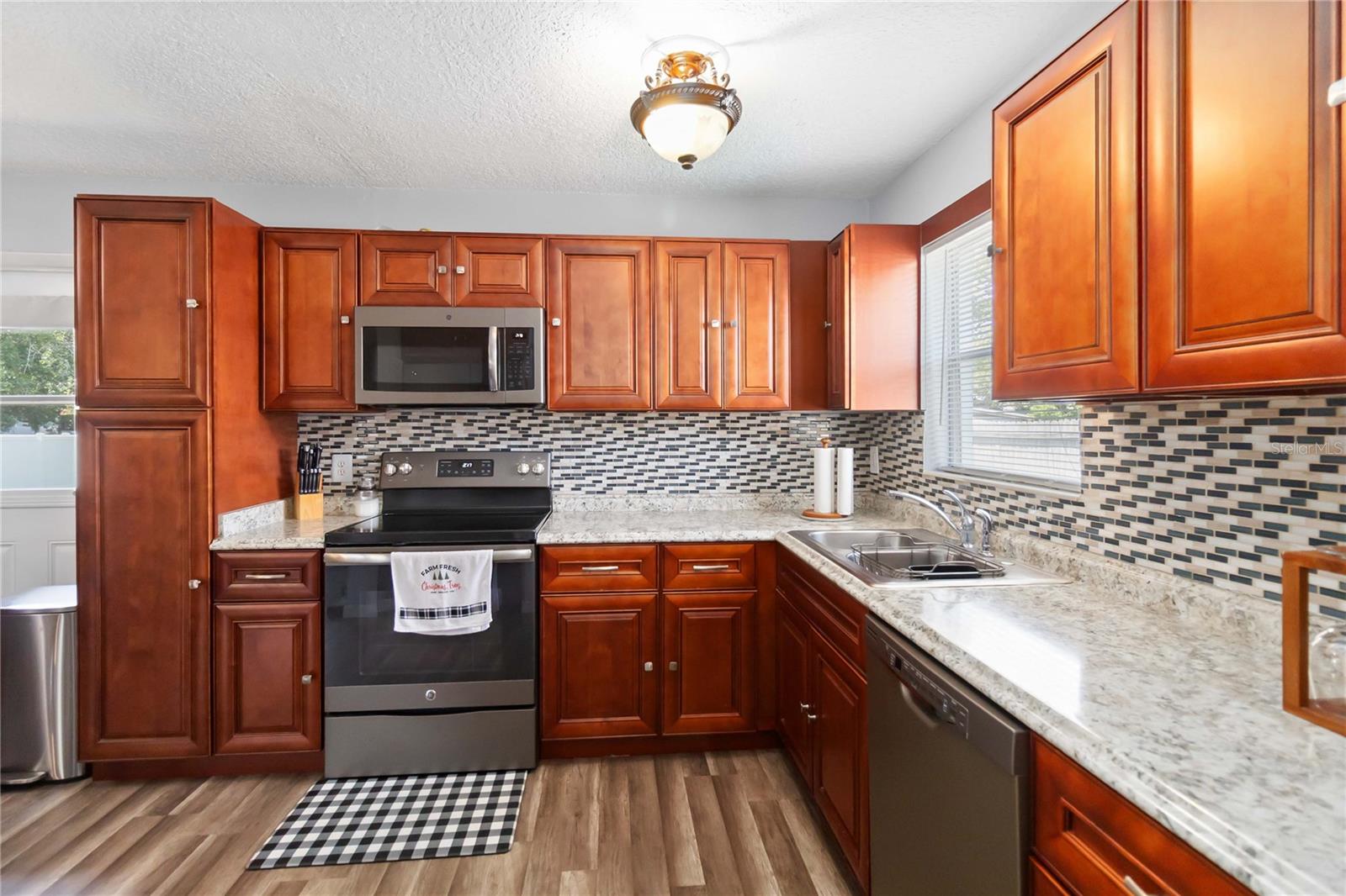 2413 PINEWAY DR, ORLANDO, FL, 32839