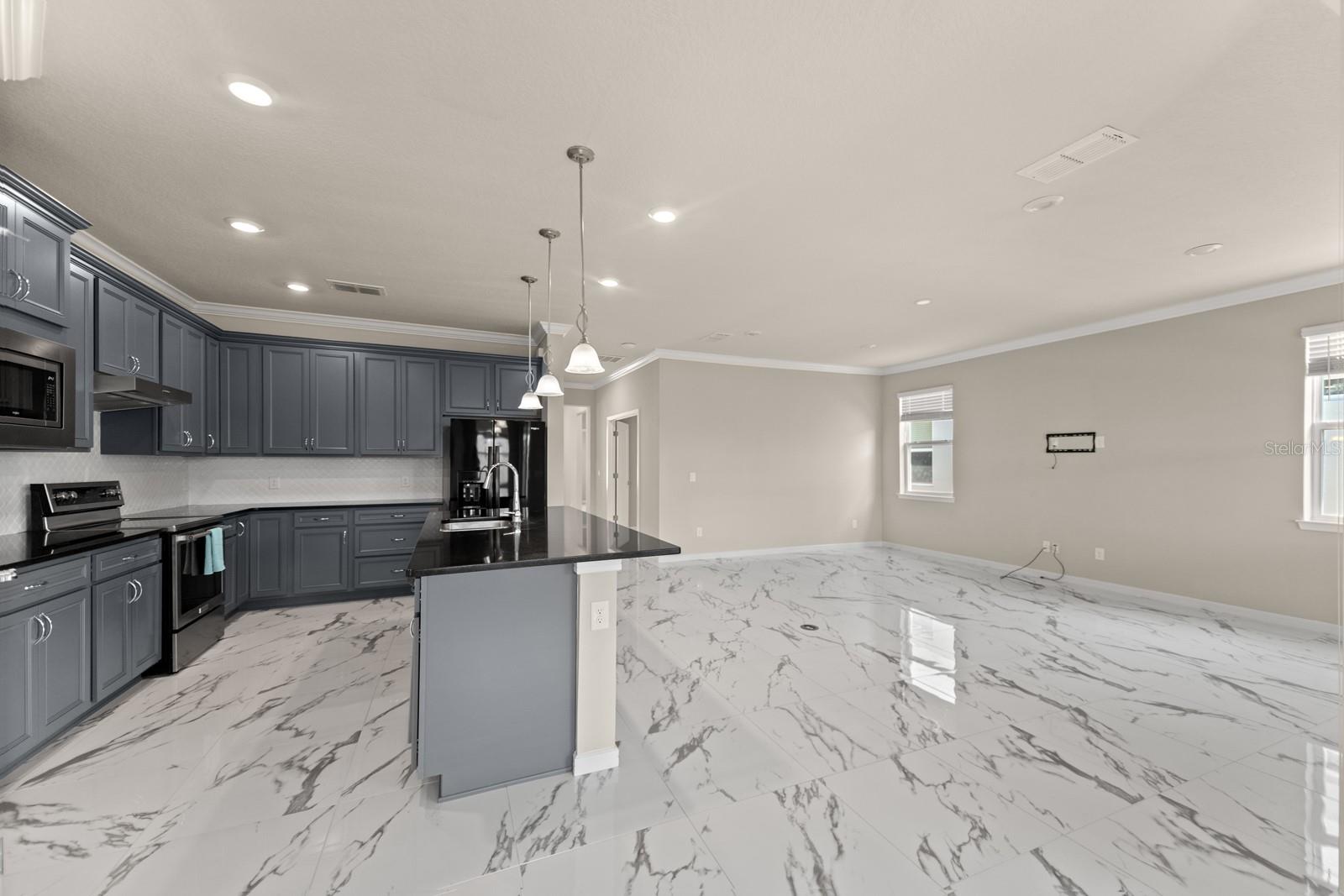 2019 SPRING SHOWER CIR, KISSIMMEE, FL, 34744