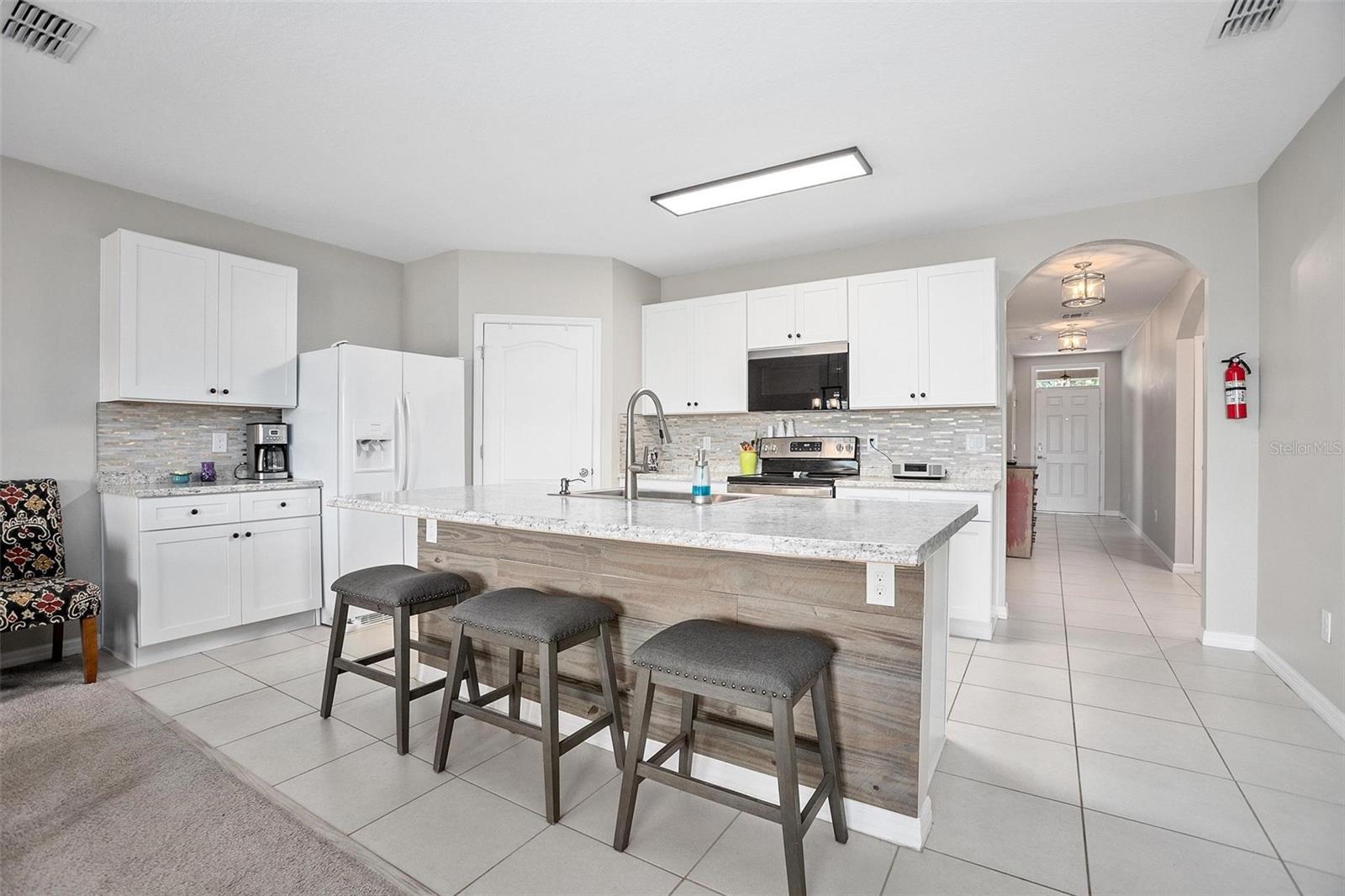 811 GRAND PARK CT, DELAND, FL, 32724