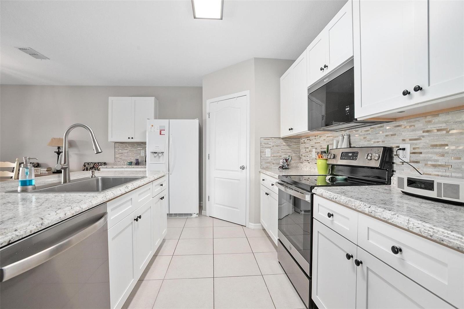 811 GRAND PARK CT, DELAND, FL, 32724