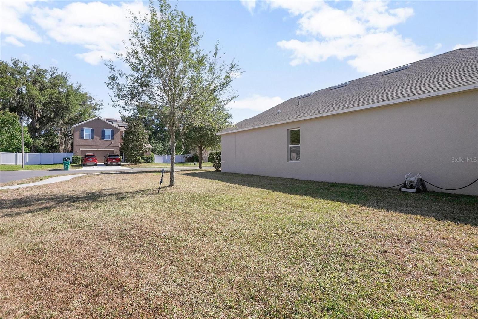 811 GRAND PARK CT, DELAND, FL, 32724