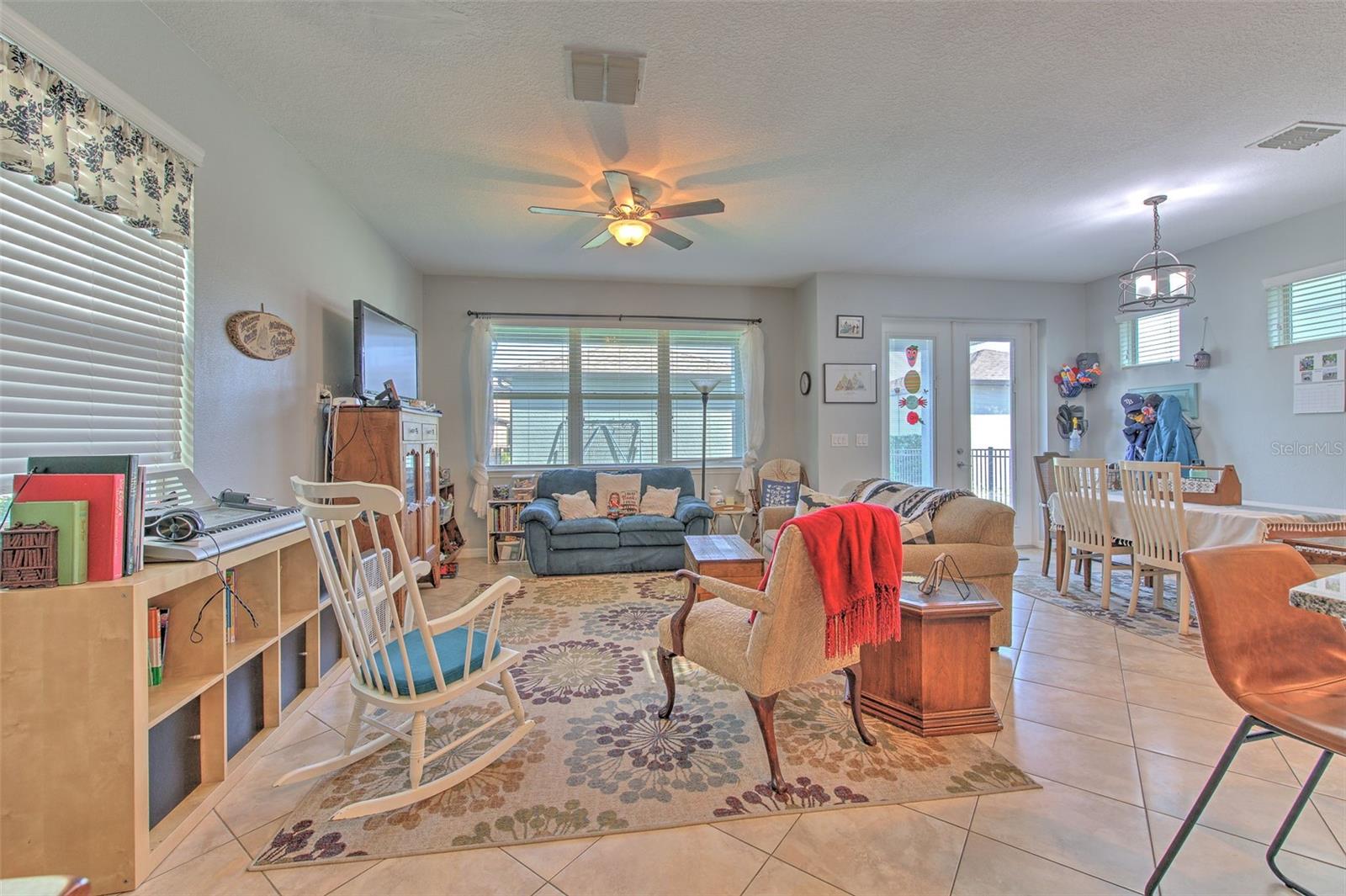 5705 VILLAGE CENTER DR, LITHIA, FL, 33547