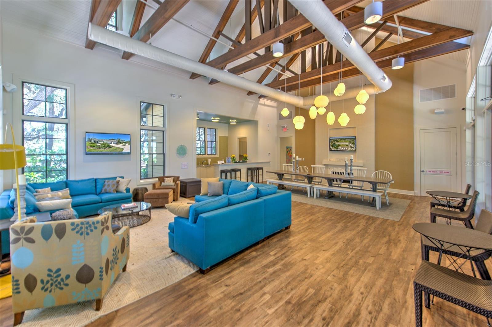 5705 VILLAGE CENTER DR, LITHIA, FL, 33547