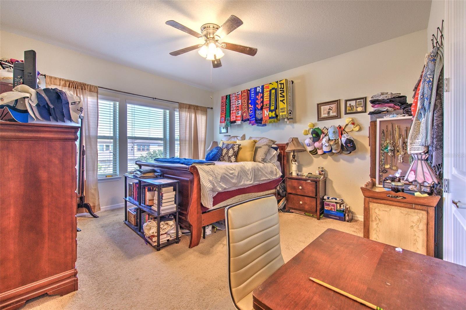 5705 VILLAGE CENTER DR, LITHIA, FL, 33547