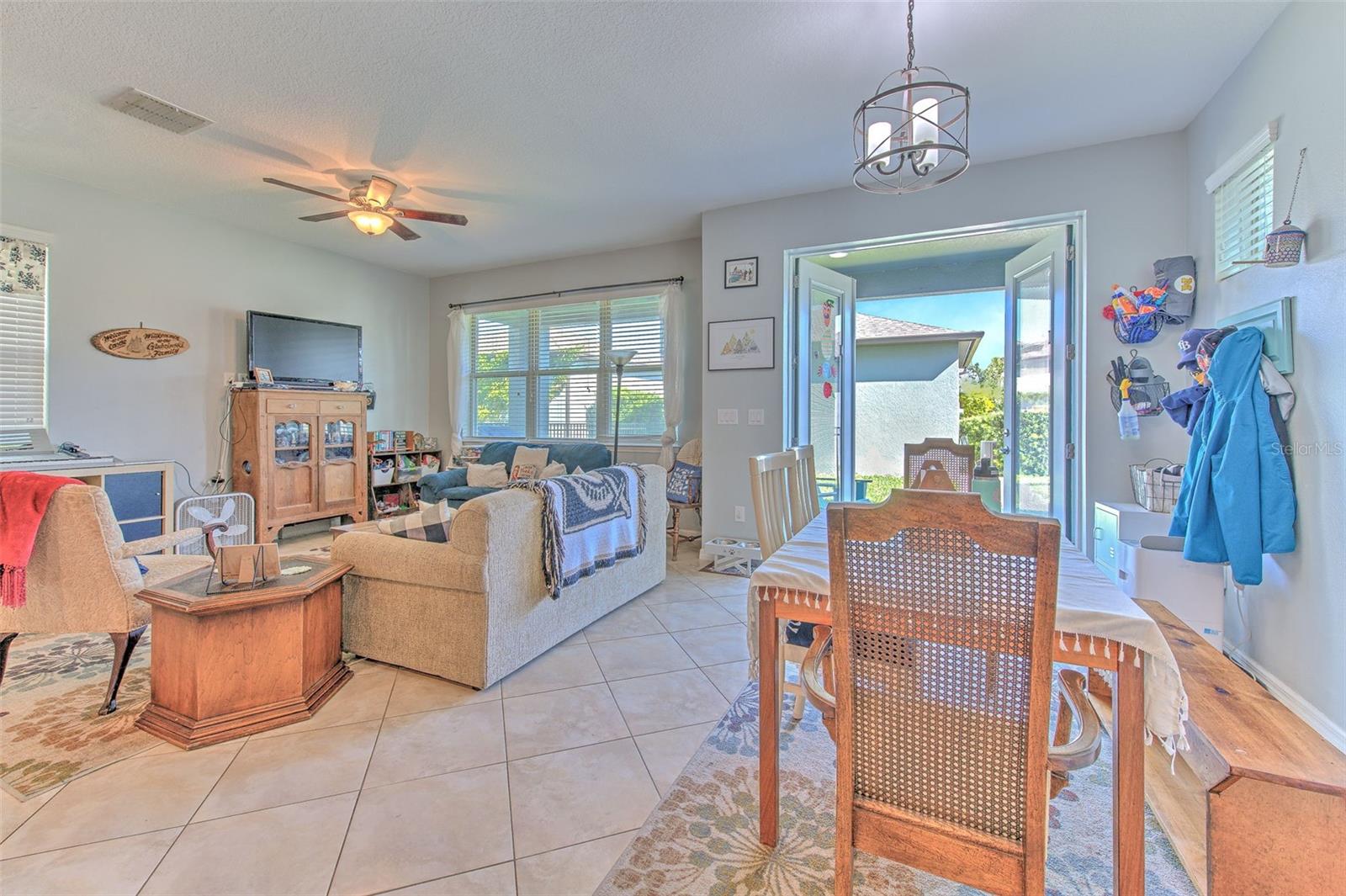 5705 VILLAGE CENTER DR, LITHIA, FL, 33547