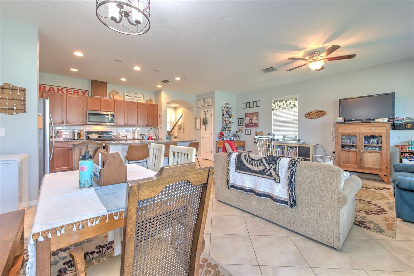 5705 VILLAGE CENTER DR, LITHIA, FL, 33547