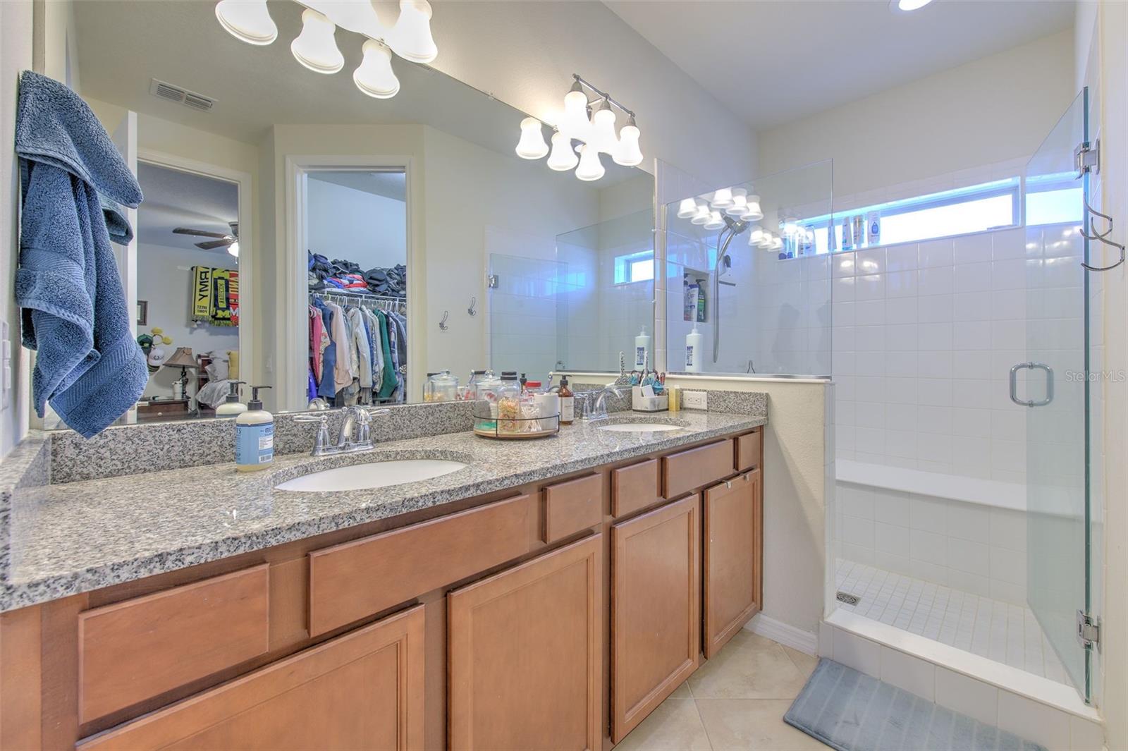 5705 VILLAGE CENTER DR, LITHIA, FL, 33547