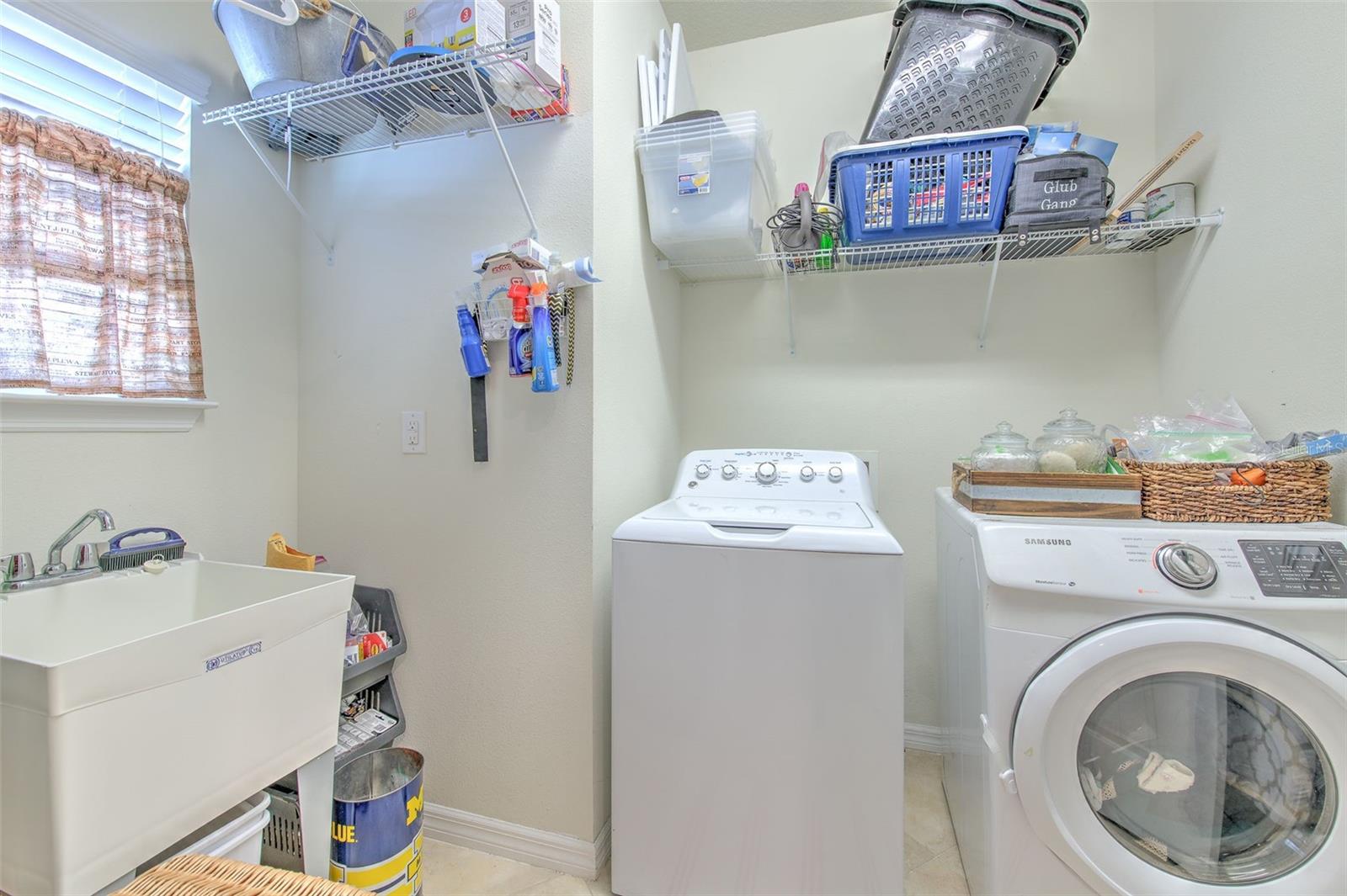 5705 VILLAGE CENTER DR, LITHIA, FL, 33547