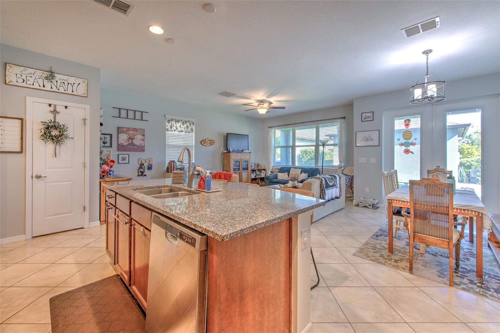 5705 VILLAGE CENTER DR, LITHIA, FL, 33547