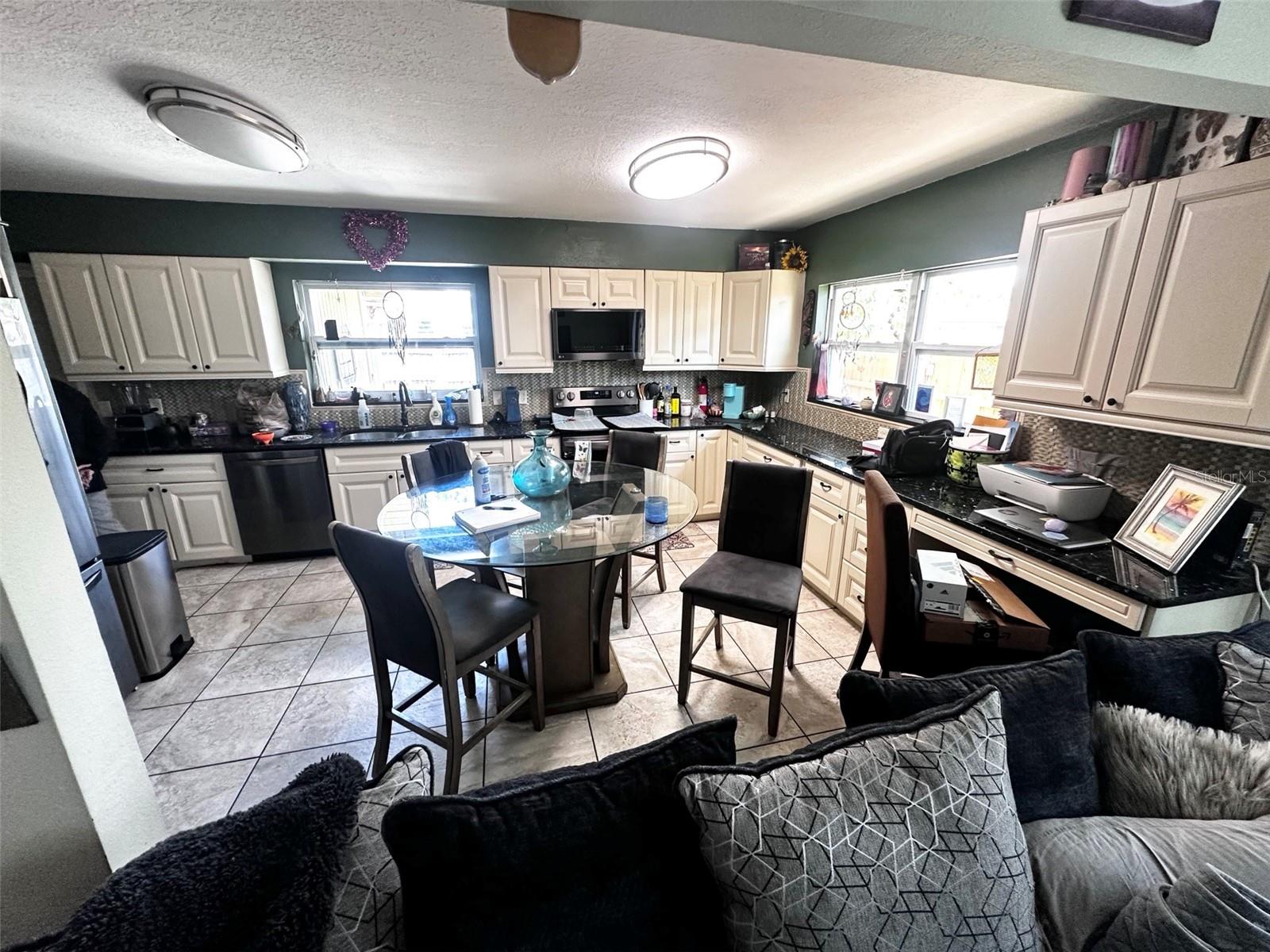 807 W VIRGINIA AVE, TAMPA, FL, 33603