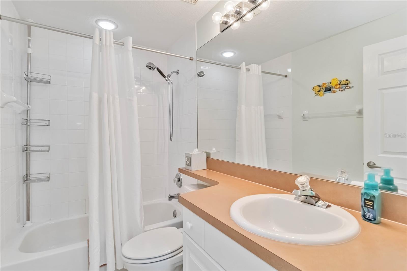 6339 BAY CEDAR LN #102, BRADENTON, FL, 34203