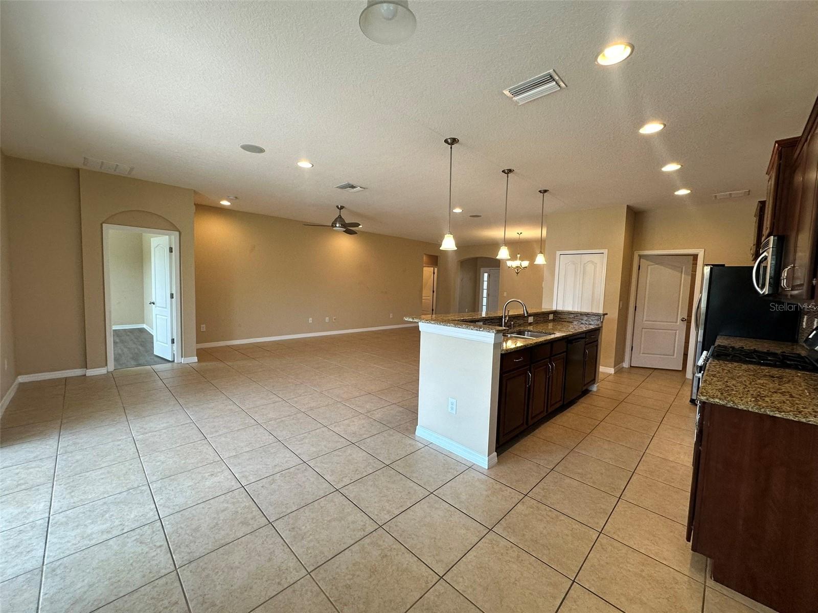 8151 36TH ST E, SARASOTA, FL, 34243