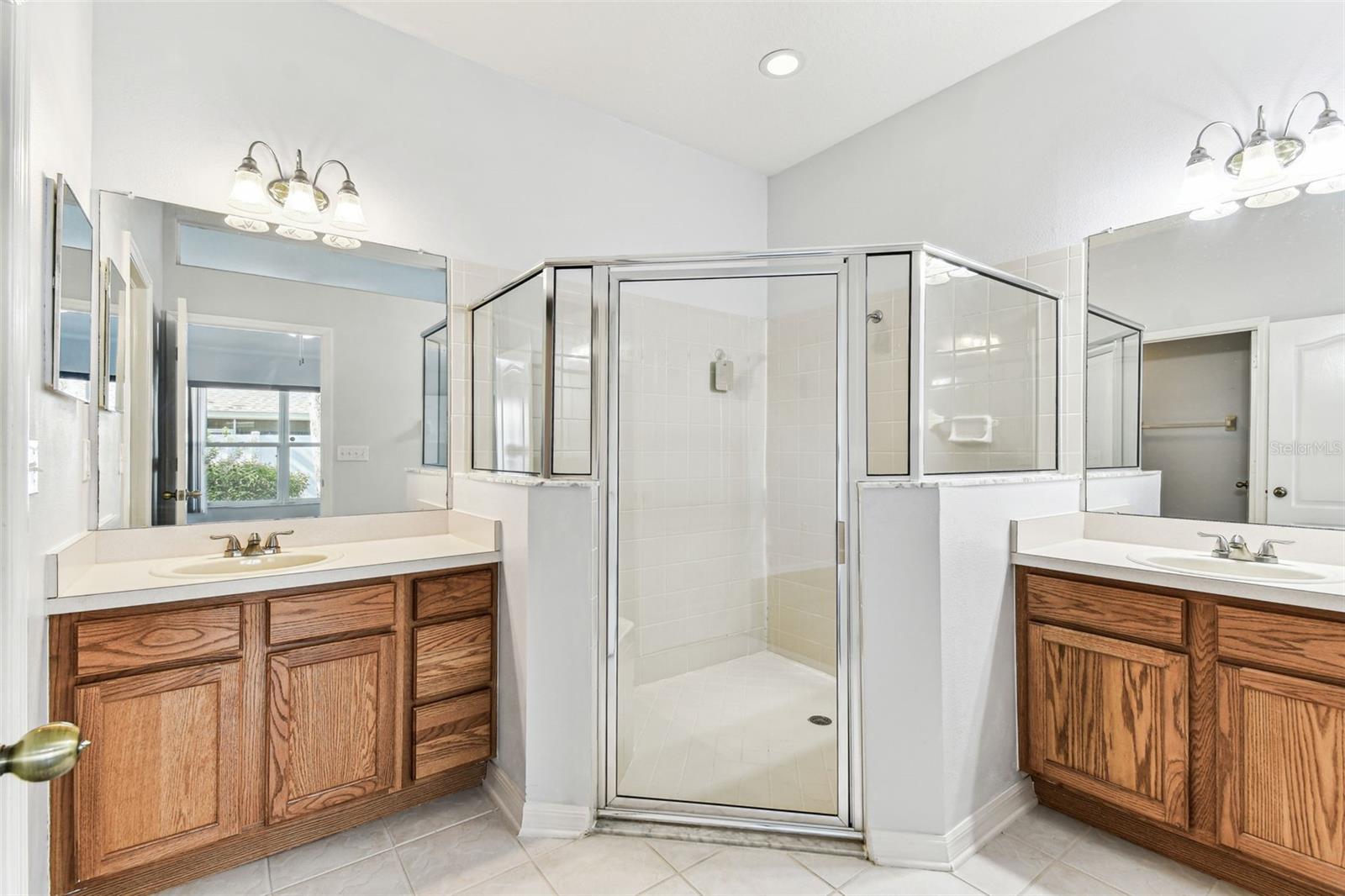 31434 SHAKER CIR, WESLEY CHAPEL, FL, 33543