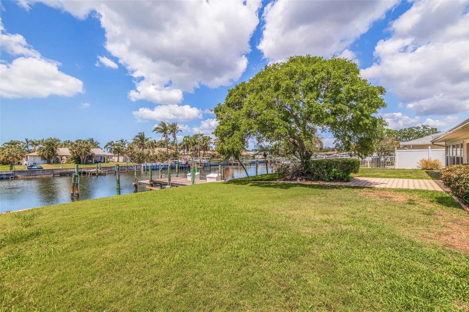 4433 38TH WAY S, ST PETERSBURG, FL, 33711