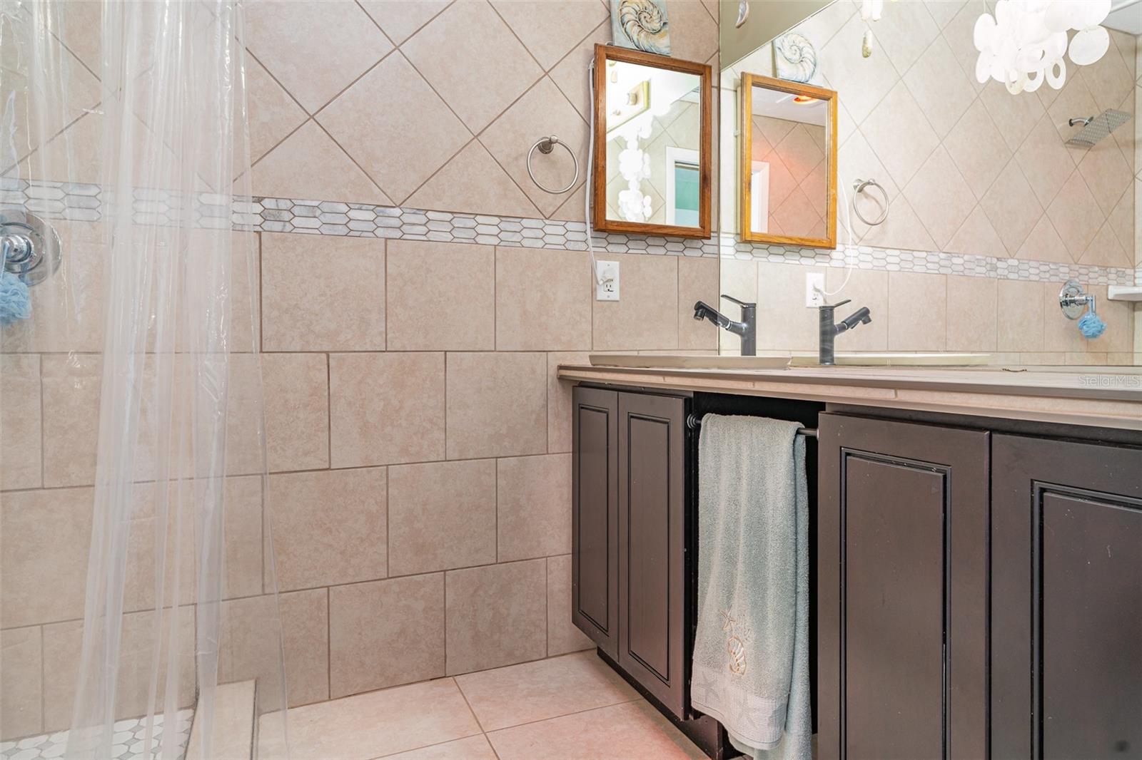 1305 GREENFIELD CIR, VENICE, FL, 34292