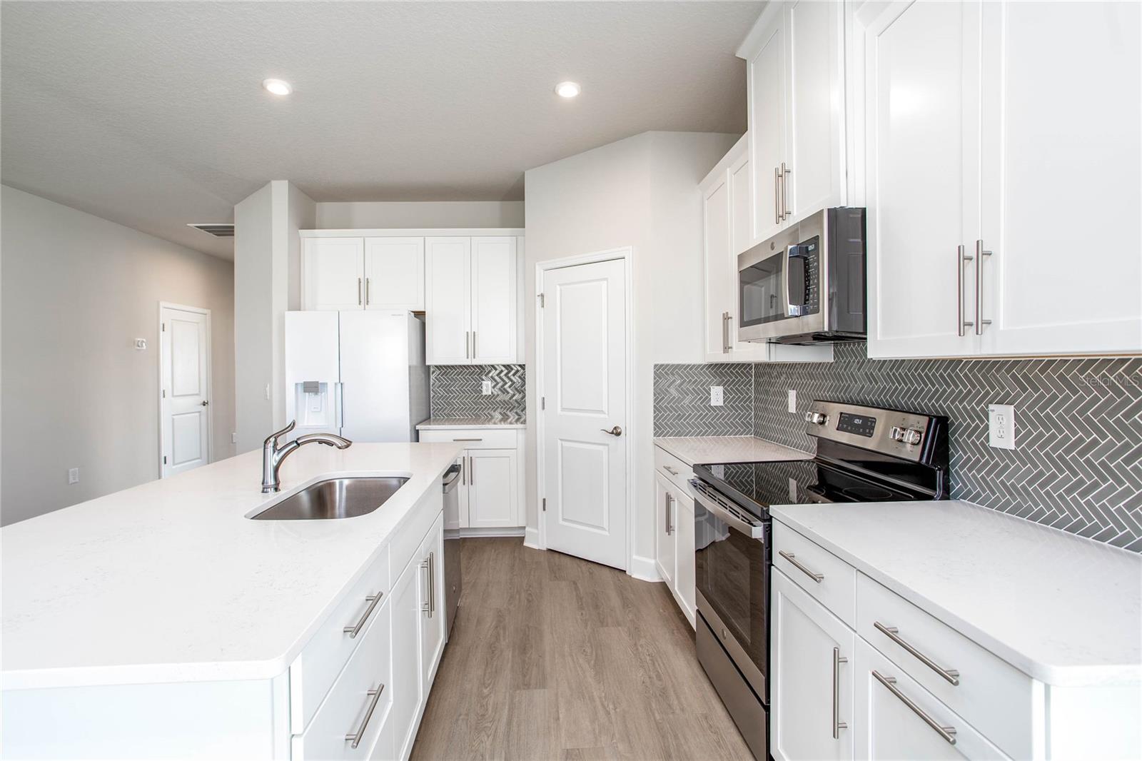 10179 GLIDING EAGLE WAY, LAND O LAKES, FL, 34638