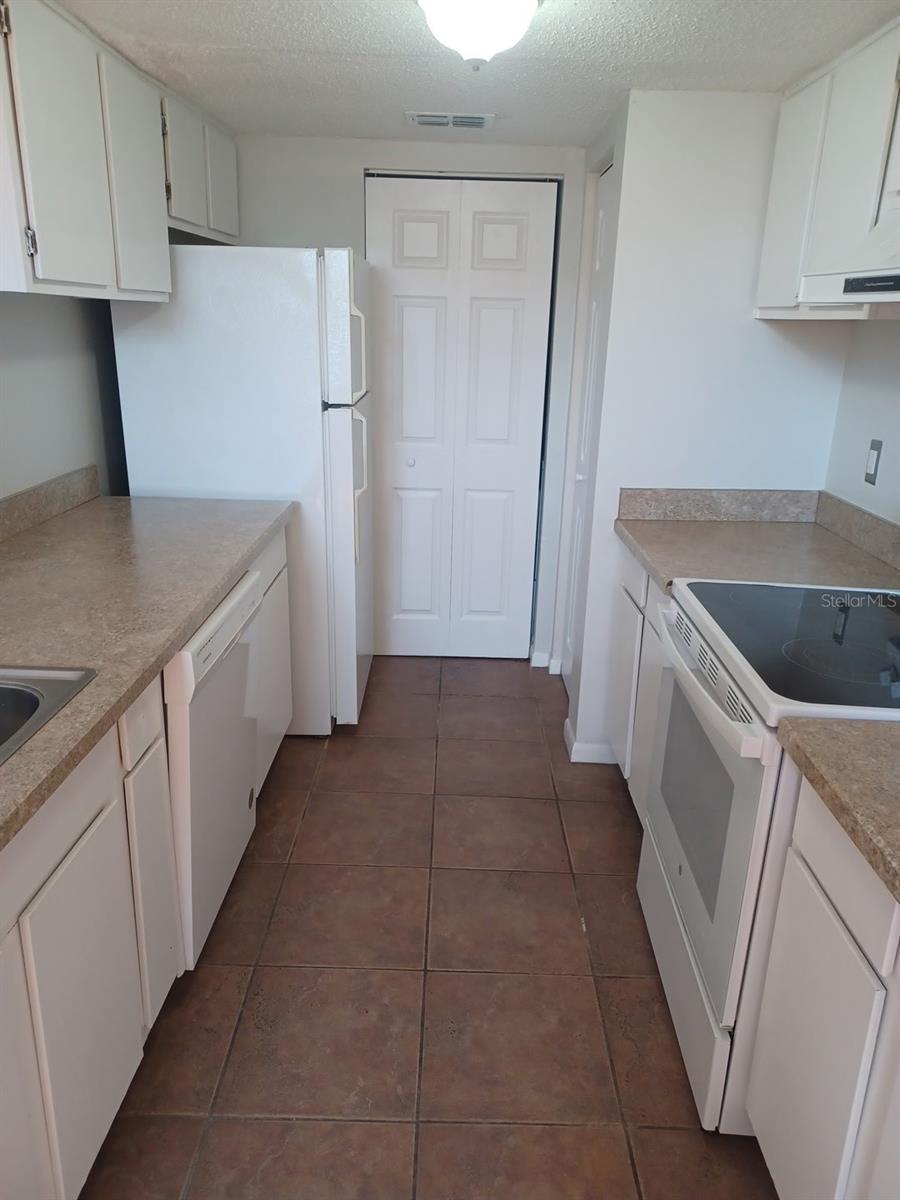 12173 ARMENIA GABLES CIR, TAMPA, FL, 33612