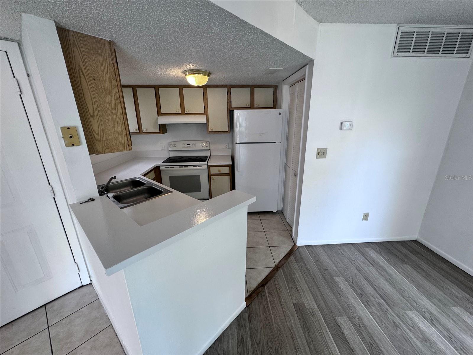 1908 LAKE ATRIUMS CIR #20, ORLANDO, FL, 32839