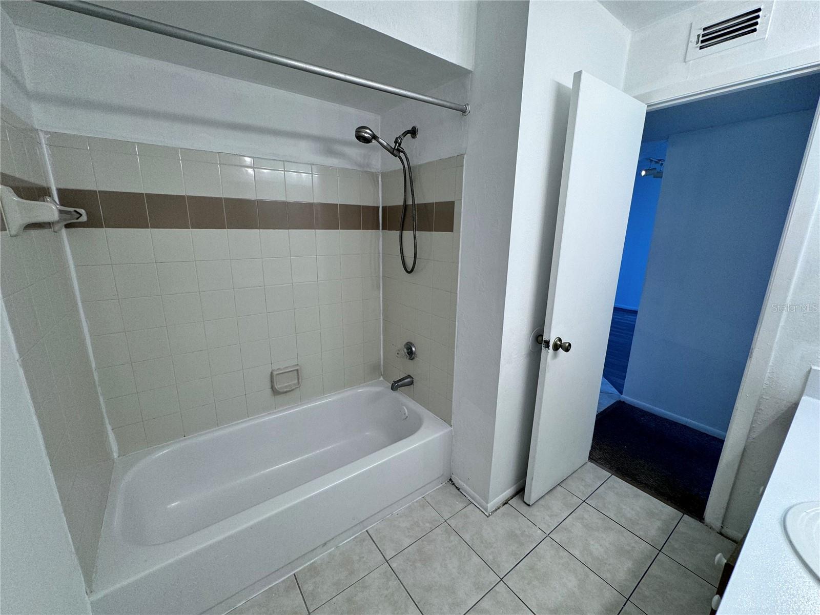 1908 LAKE ATRIUMS CIR #20, ORLANDO, FL, 32839