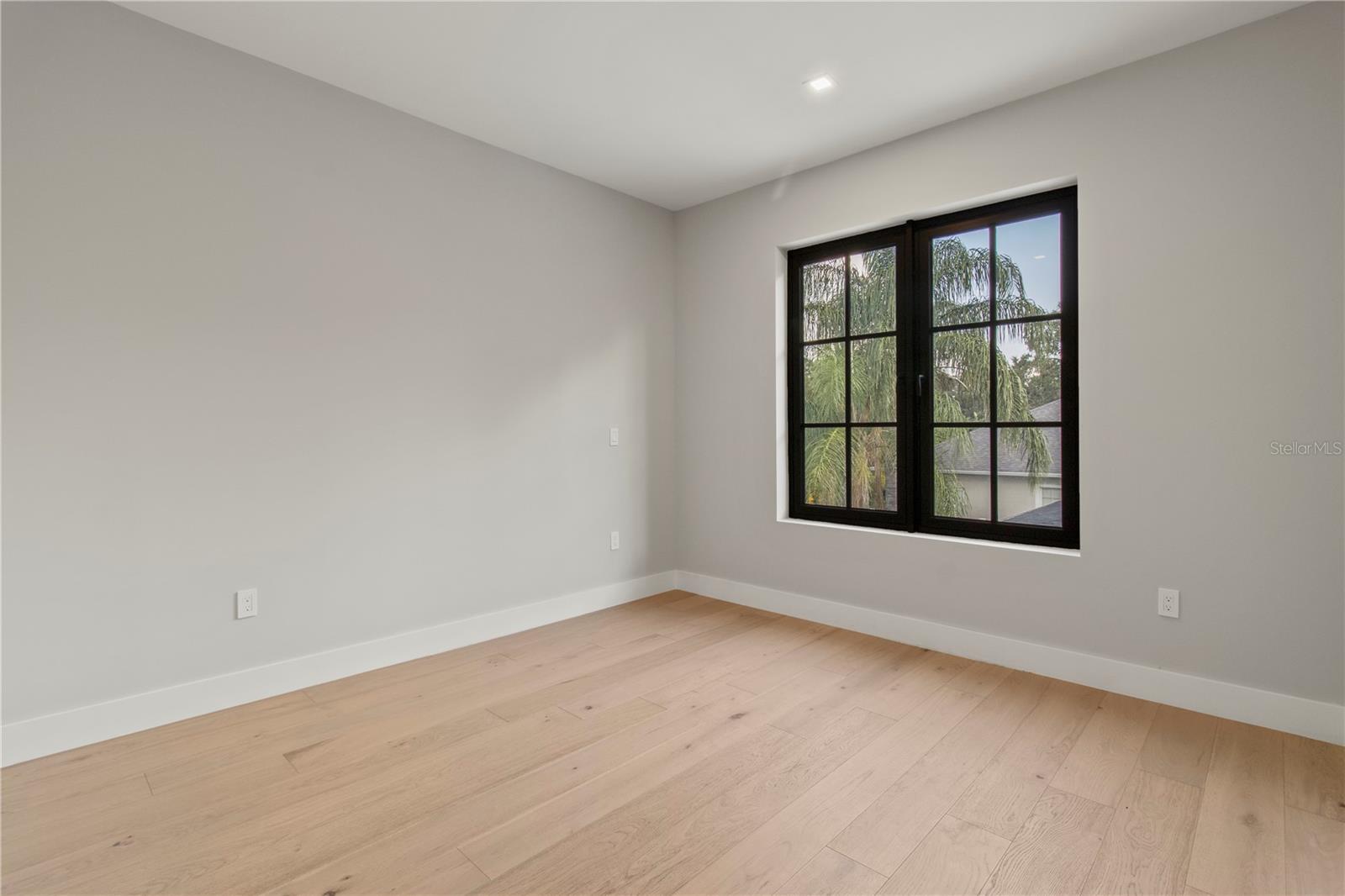 22 W HAZEL ST, ORLANDO, FL, 32804