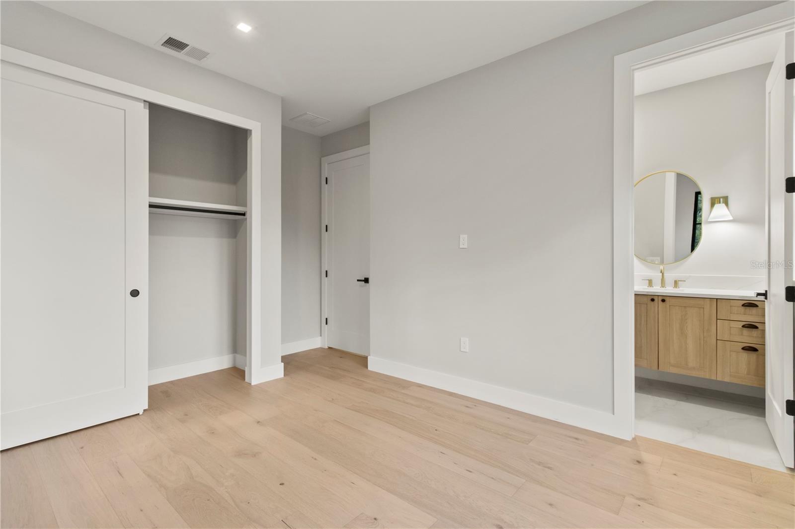 22 W HAZEL ST, ORLANDO, FL, 32804