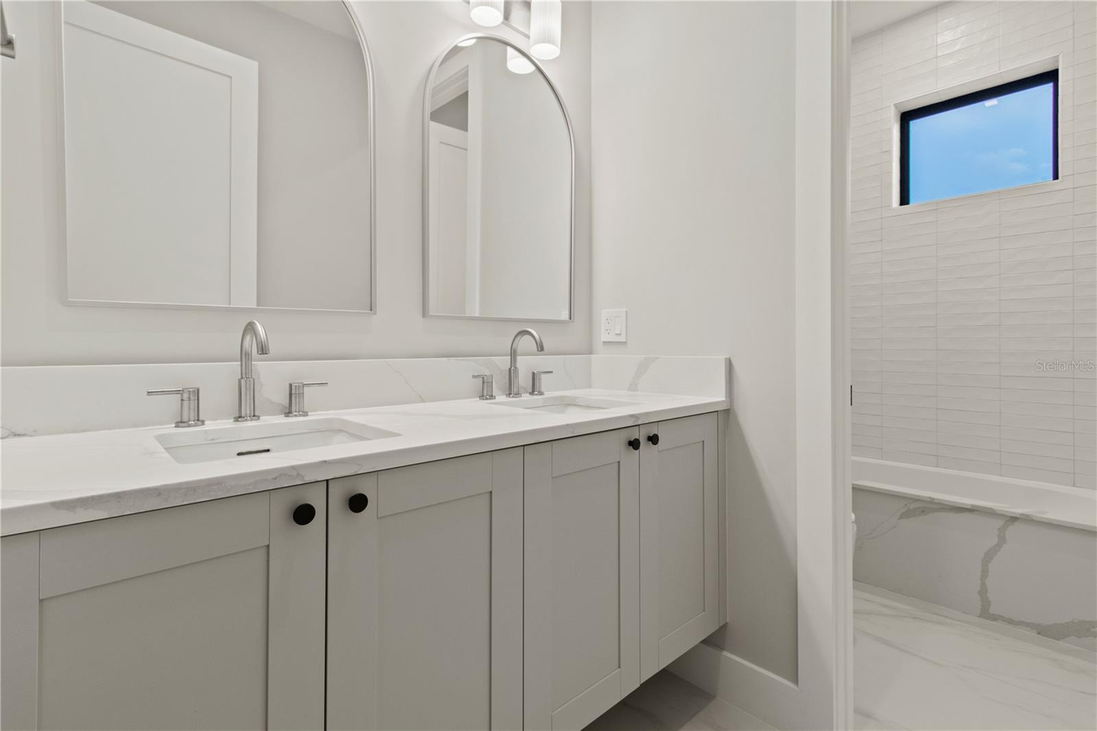 22 W HAZEL ST, ORLANDO, FL, 32804