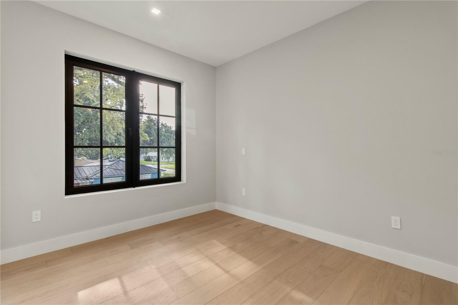 22 W HAZEL ST, ORLANDO, FL, 32804