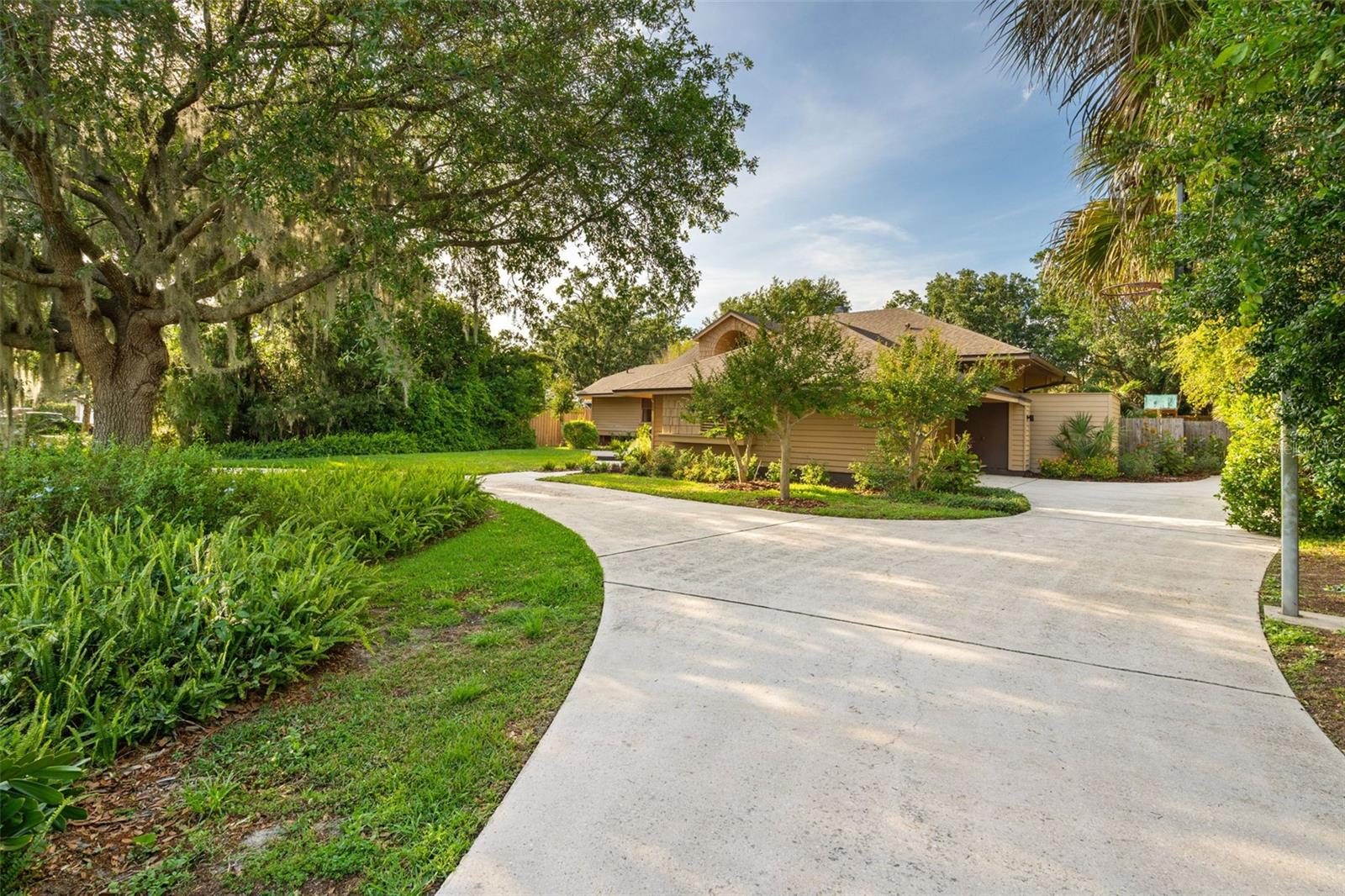 1555 WATERWITCH DR, ORLANDO, FL, 32806