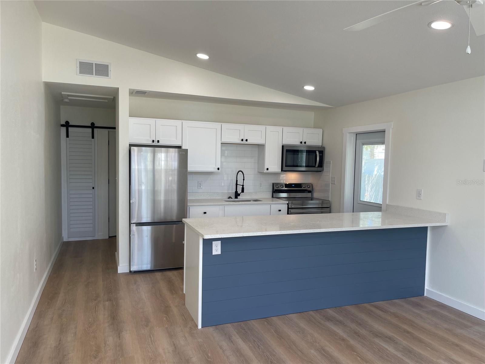 2512 AVENUE C #B, BRADENTON BEACH, FL, 34217