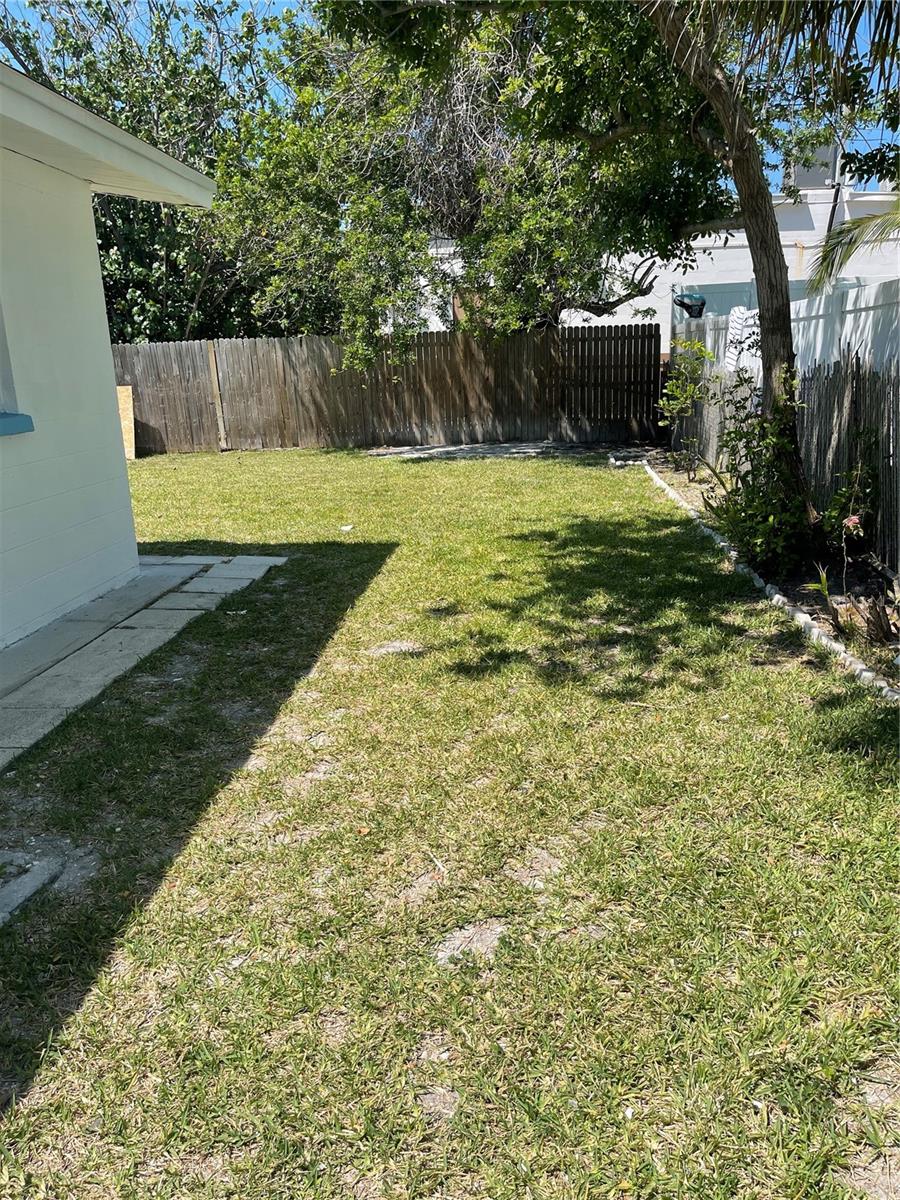 2512 AVENUE C #B, BRADENTON BEACH, FL, 34217
