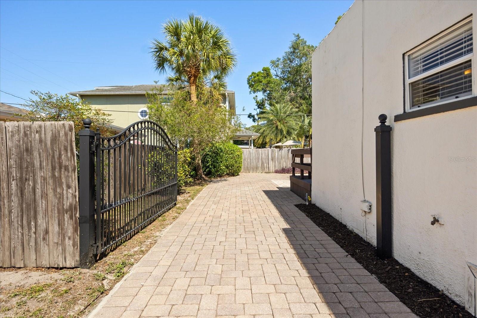 2107 DELANEY AVE, ORLANDO, FL, 32806